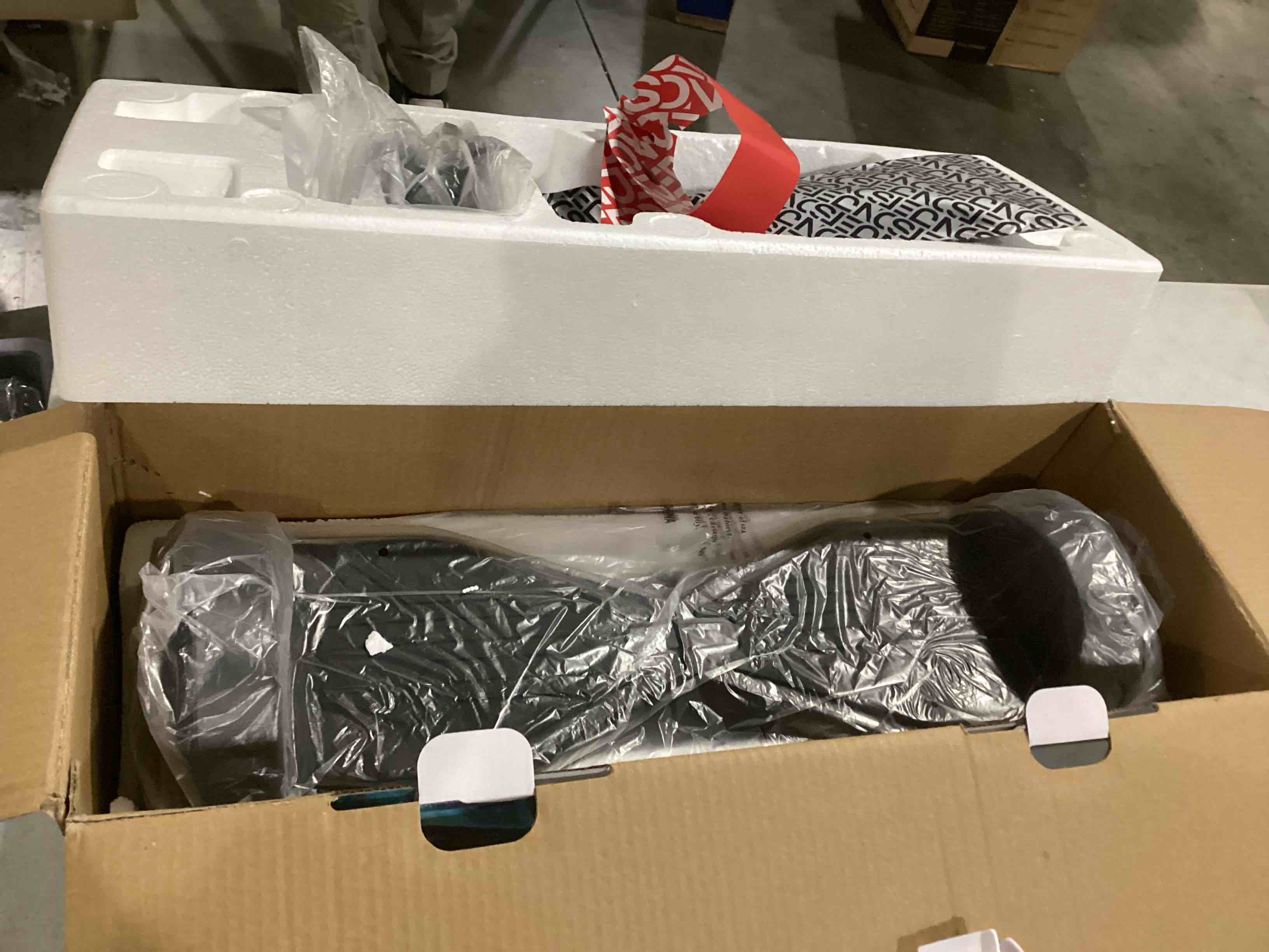 https://s3.amazonaws.com/lotting-images-prod/bidfta/GRN4029041_1707927181407.jpeg