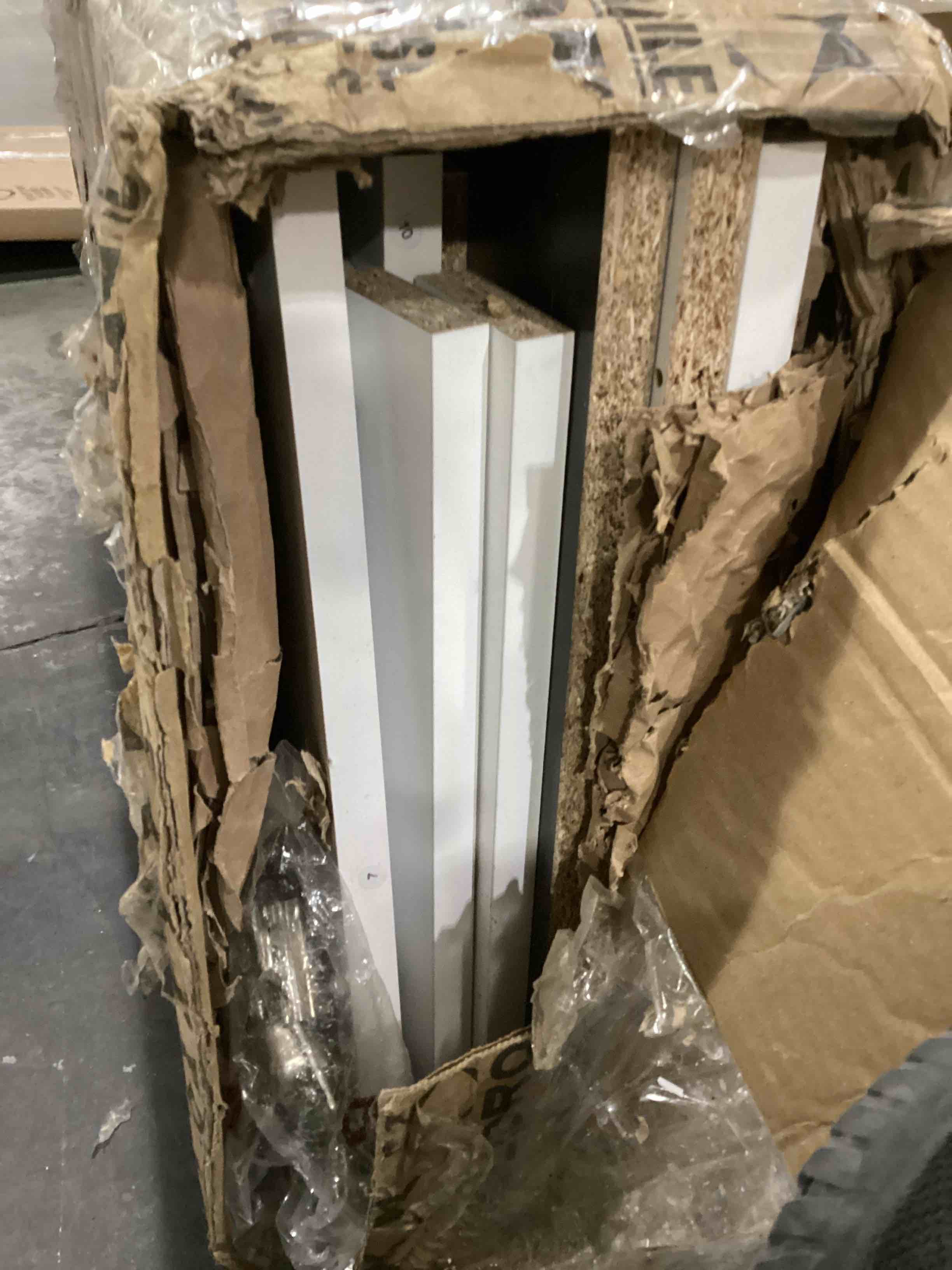 https://s3.amazonaws.com/lotting-images-prod/bidfta/GRN4029738_1707926992862.jpeg