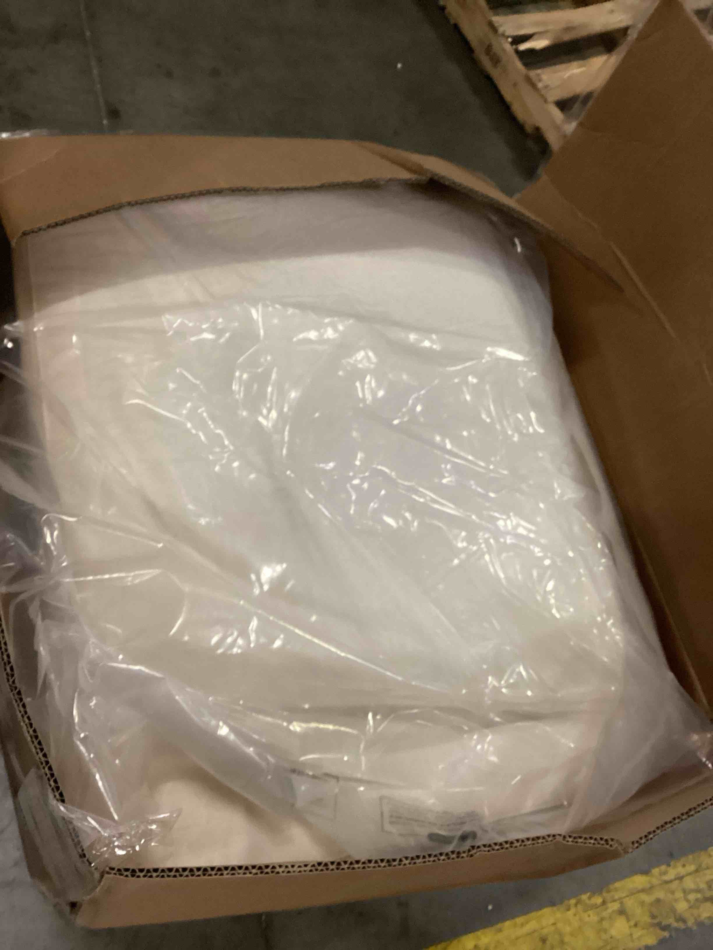 https://s3.amazonaws.com/lotting-images-prod/bidfta/GRN4031003_1703014304631.jpeg
