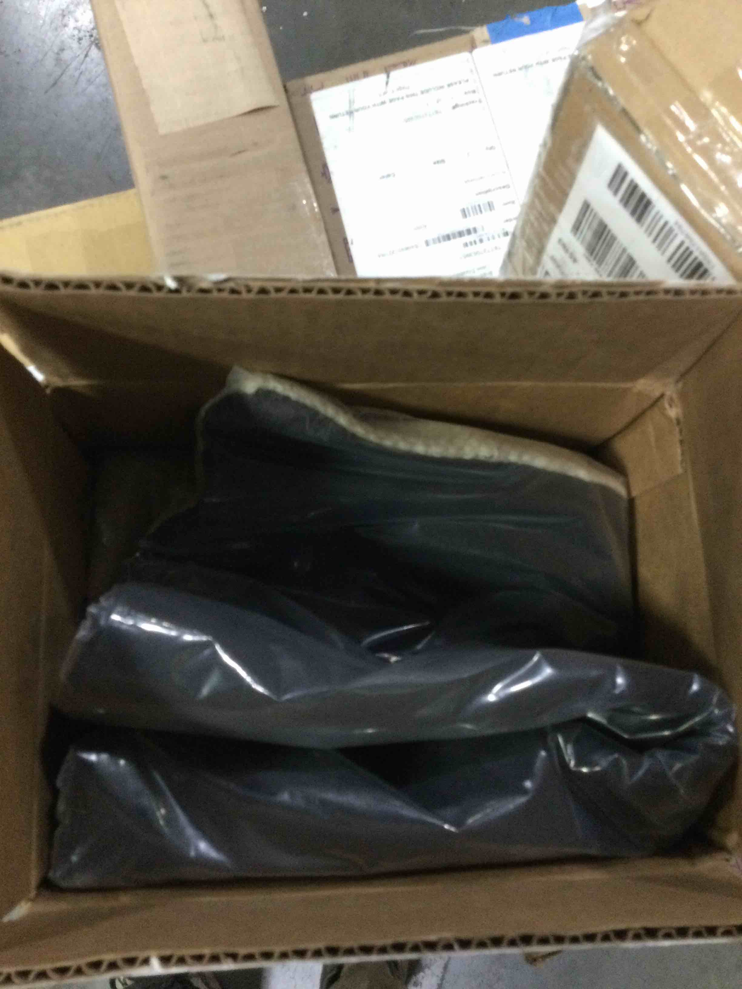https://s3.amazonaws.com/lotting-images-prod/bidfta/GRN4031096_1703176998789.jpeg