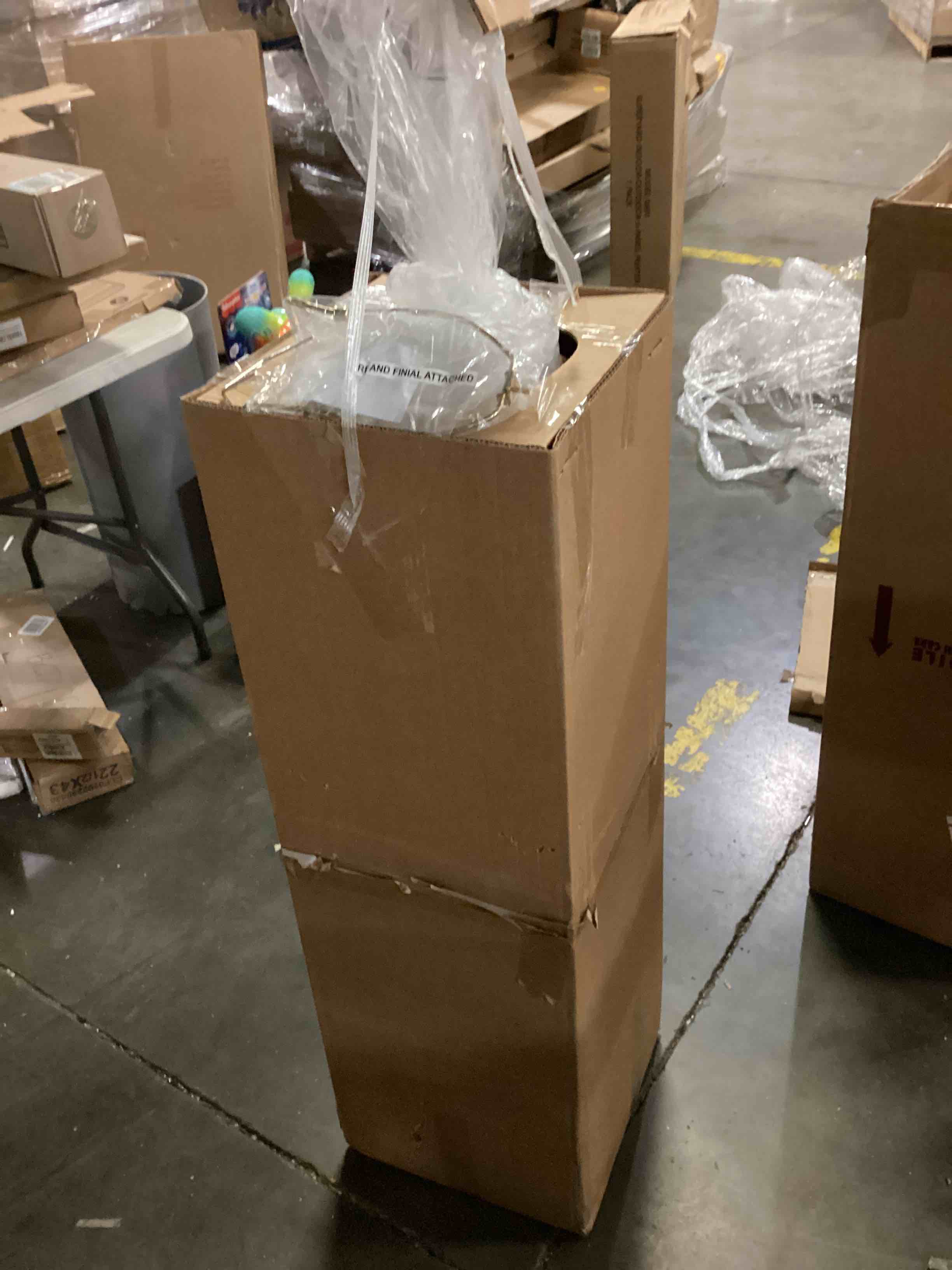 https://s3.amazonaws.com/lotting-images-prod/bidfta/GRN4035801_1707228448377.jpeg