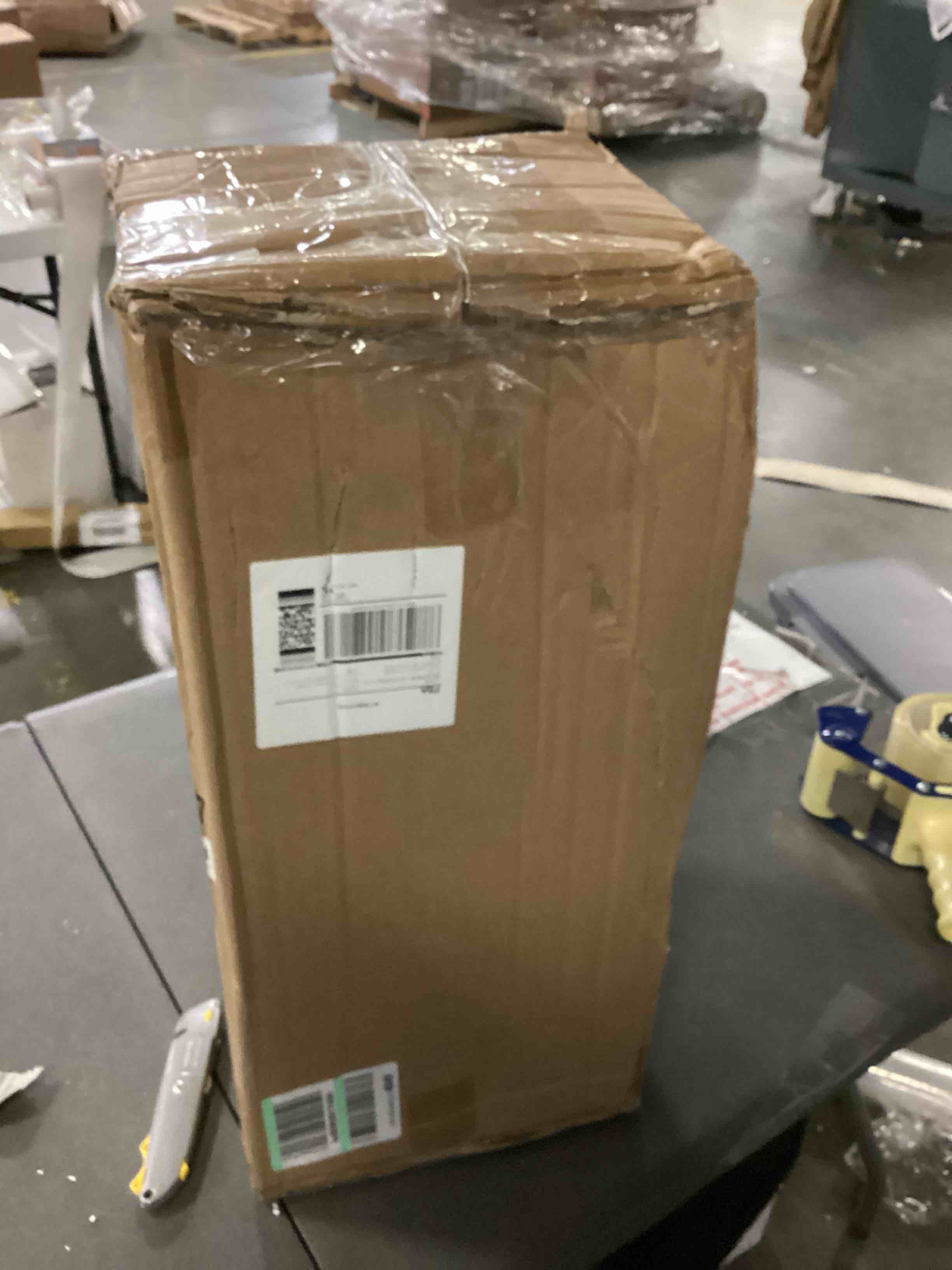 https://s3.amazonaws.com/lotting-images-prod/bidfta/GRN4035812_1707231243118.jpeg