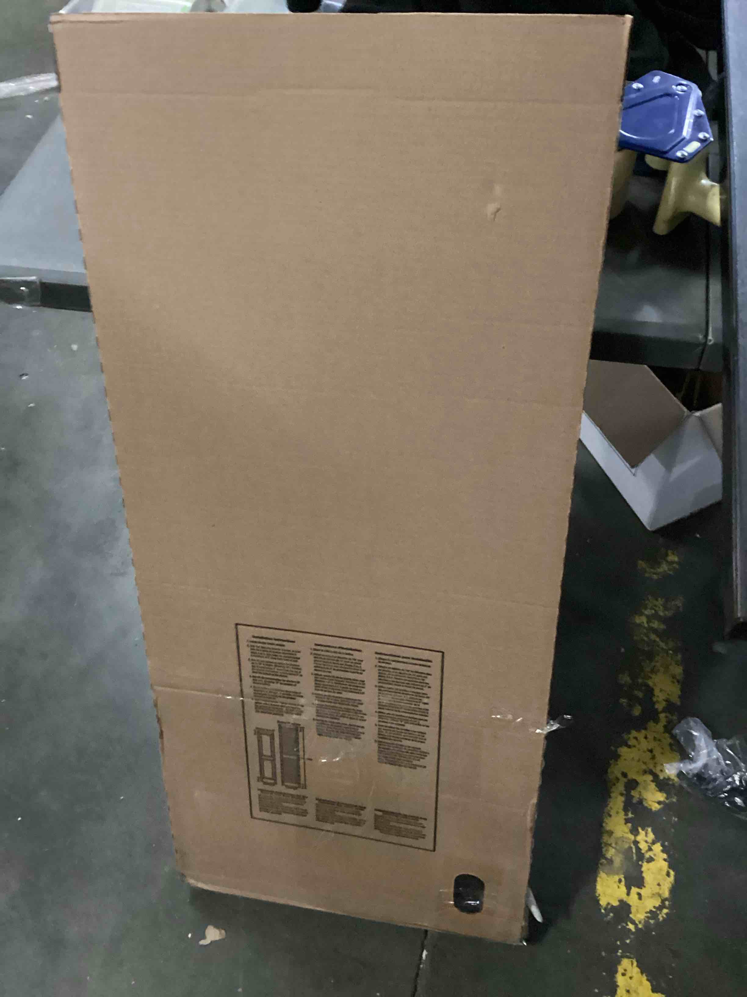 https://s3.amazonaws.com/lotting-images-prod/bidfta/GRN4035981_1707481778856.jpeg