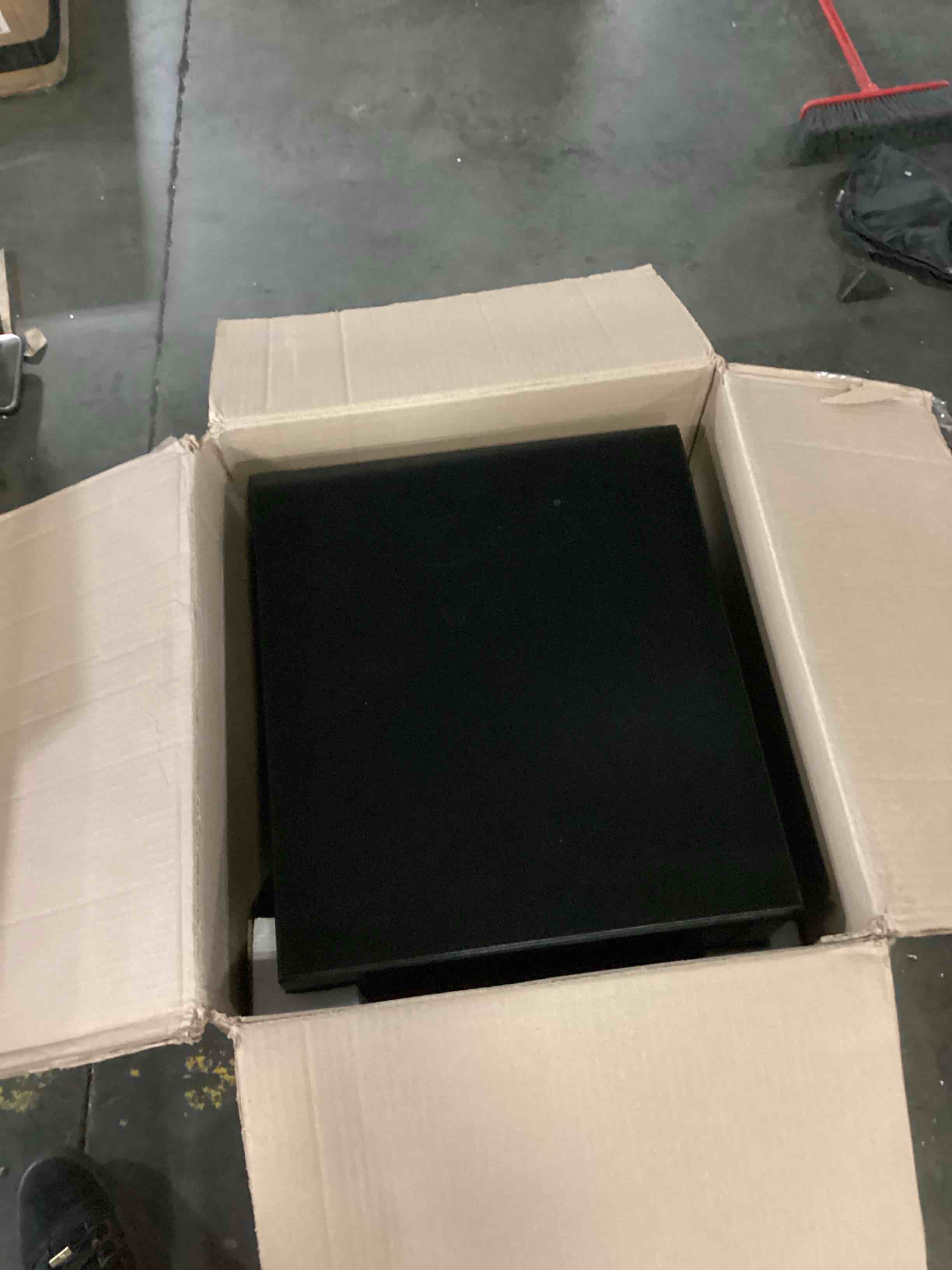 https://s3.amazonaws.com/lotting-images-prod/bidfta/GRN4036219_1708440179697.jpeg