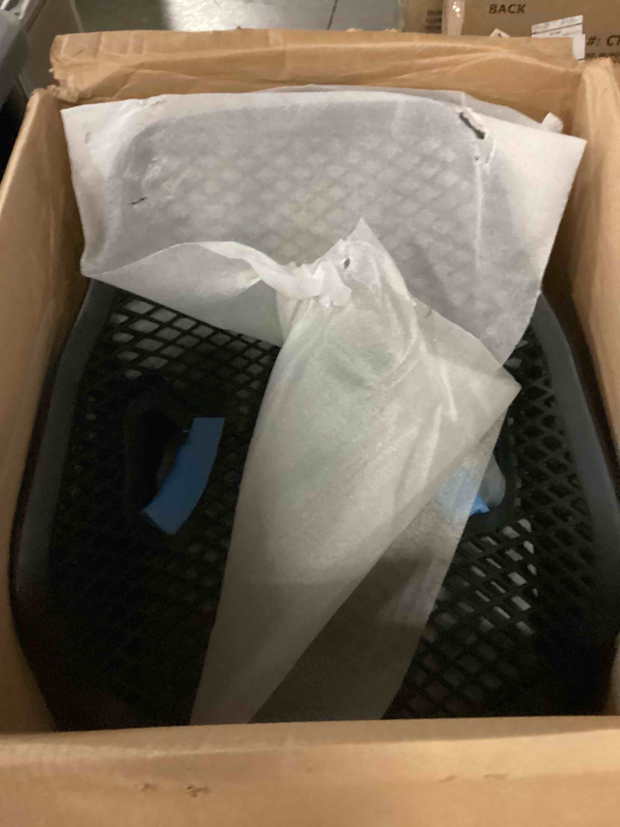 https://s3.amazonaws.com/lotting-images-prod/bidfta/GRN4036235_1708447493092.jpeg