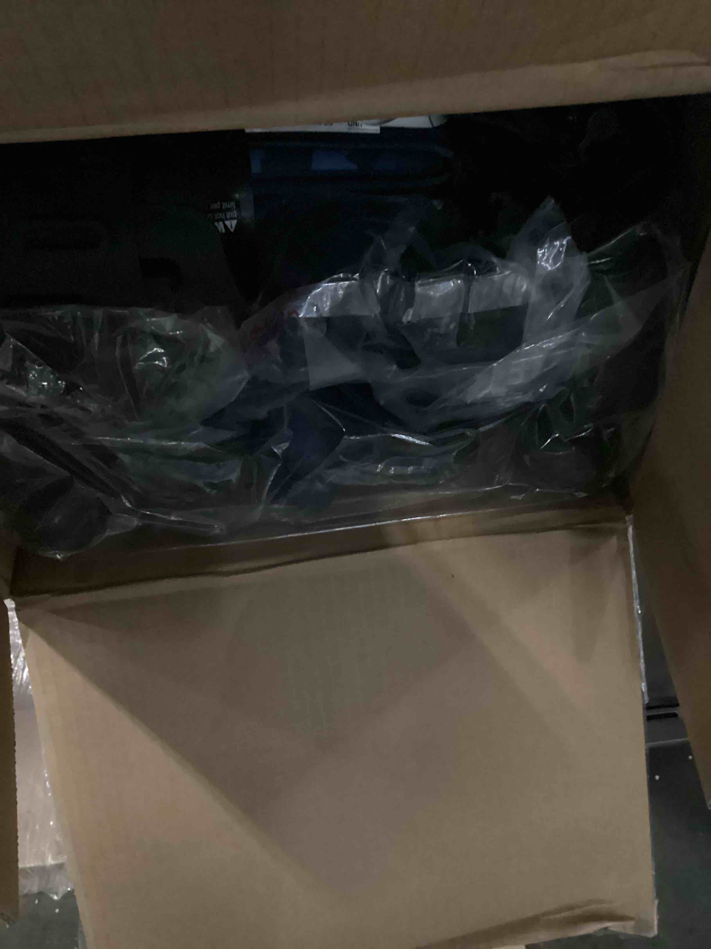 https://s3.amazonaws.com/lotting-images-prod/bidfta/GRN4036472_1709656804319.jpeg