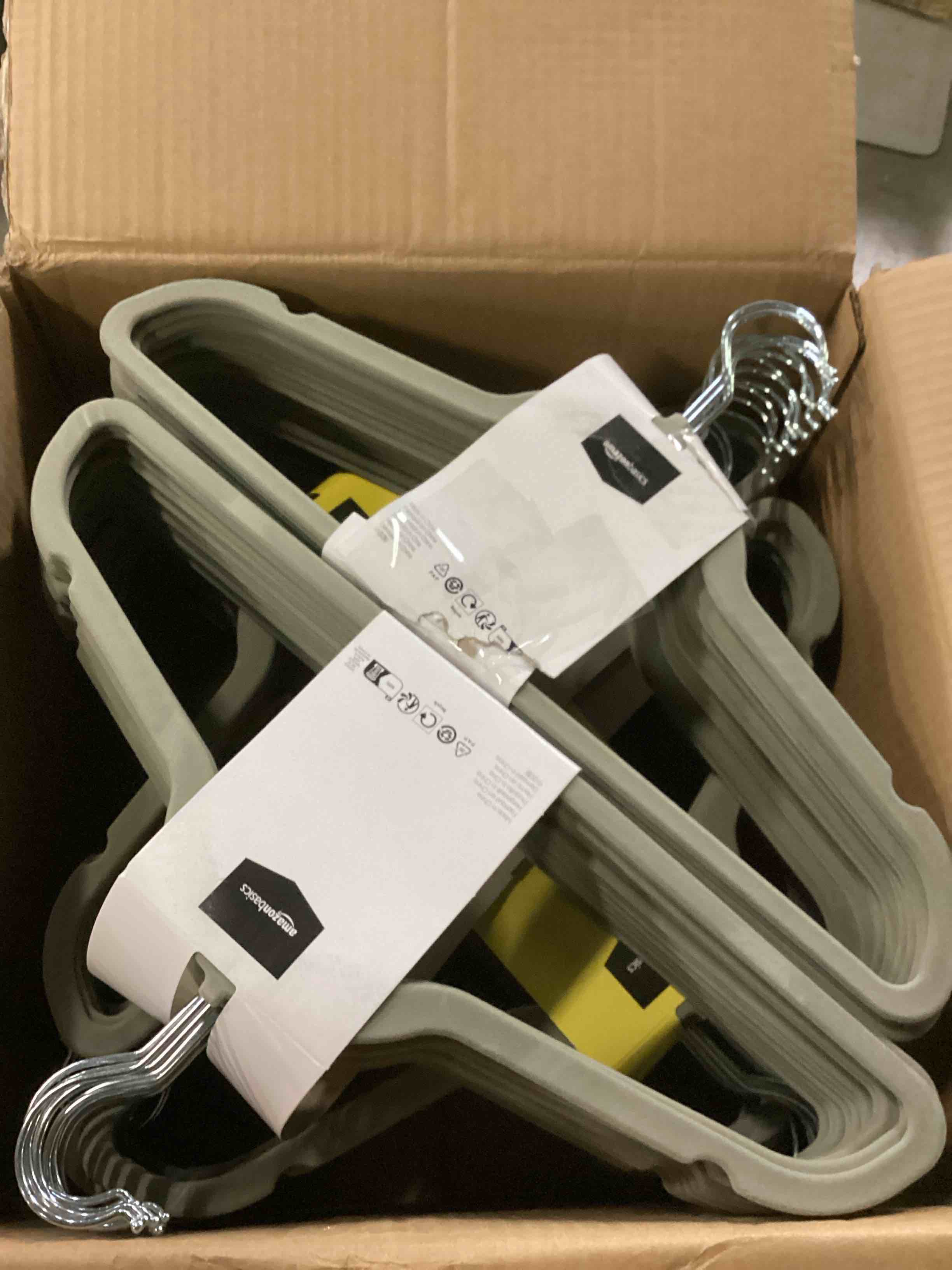 https://s3.amazonaws.com/lotting-images-prod/bidfta/GRN4036603_1710167852463.jpeg