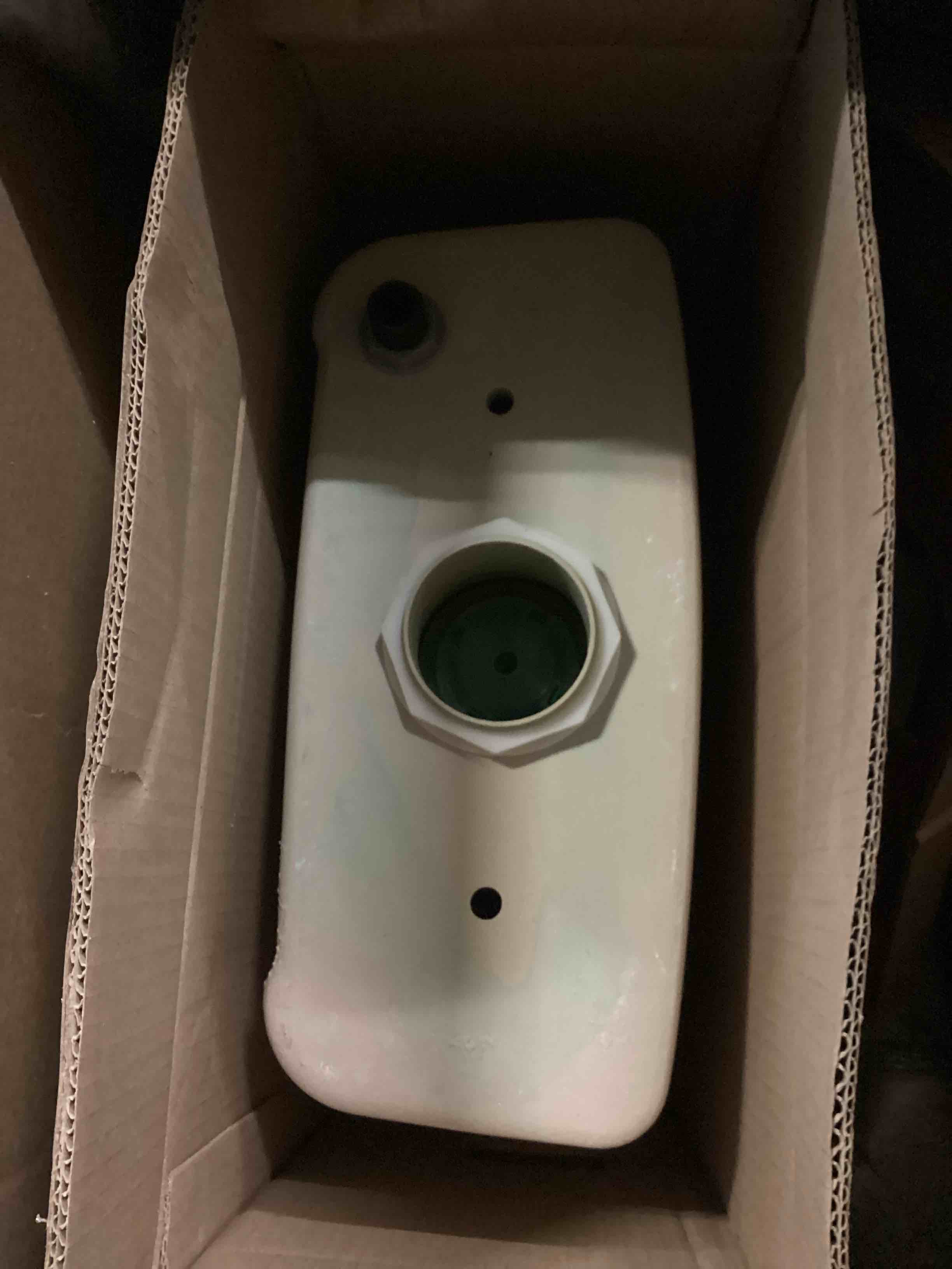 https://s3.amazonaws.com/lotting-images-prod/bidfta/GRN4036783_1710268808404.jpeg