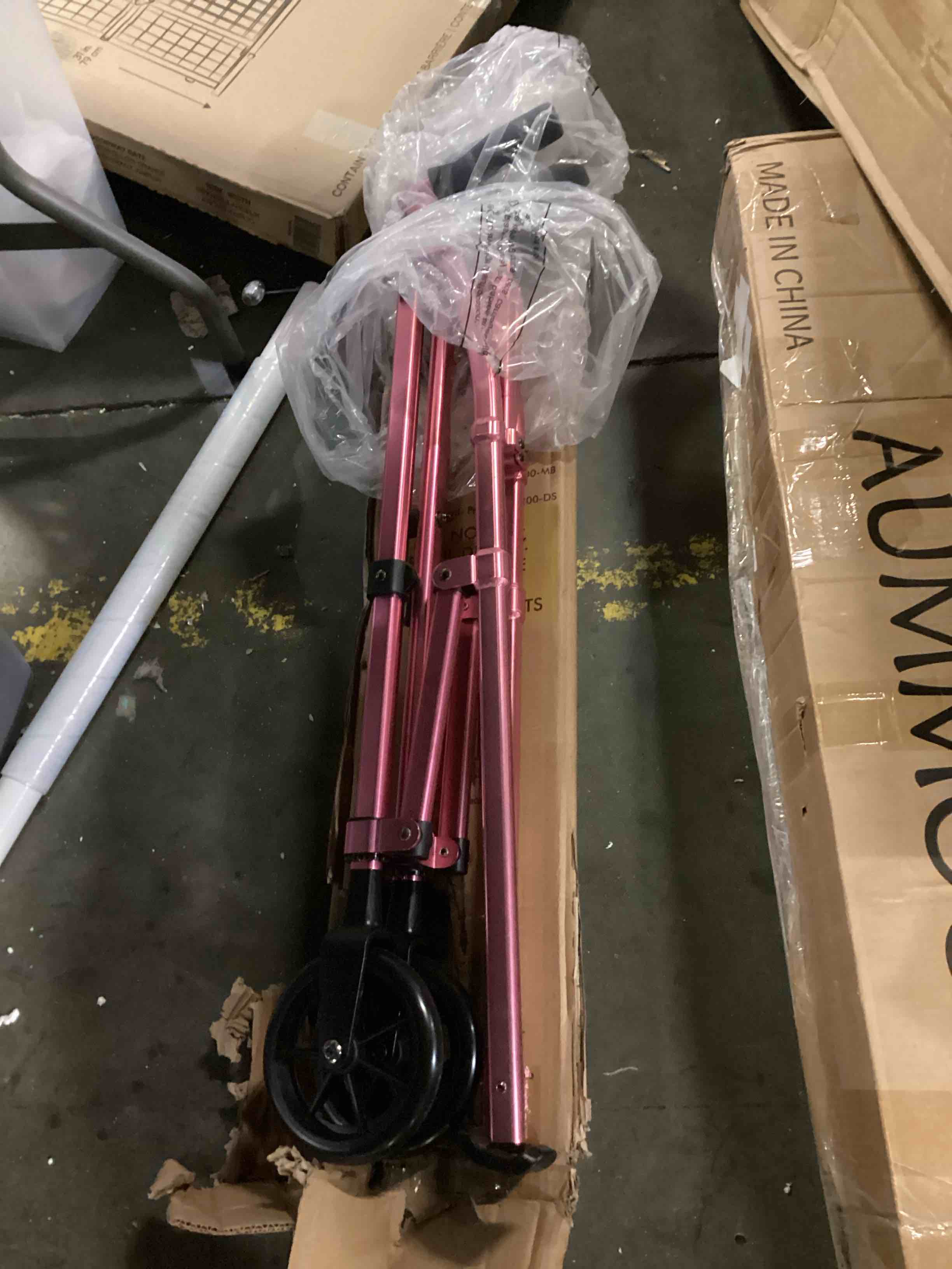 https://s3.amazonaws.com/lotting-images-prod/bidfta/GRN4036828_1710336958165.jpeg