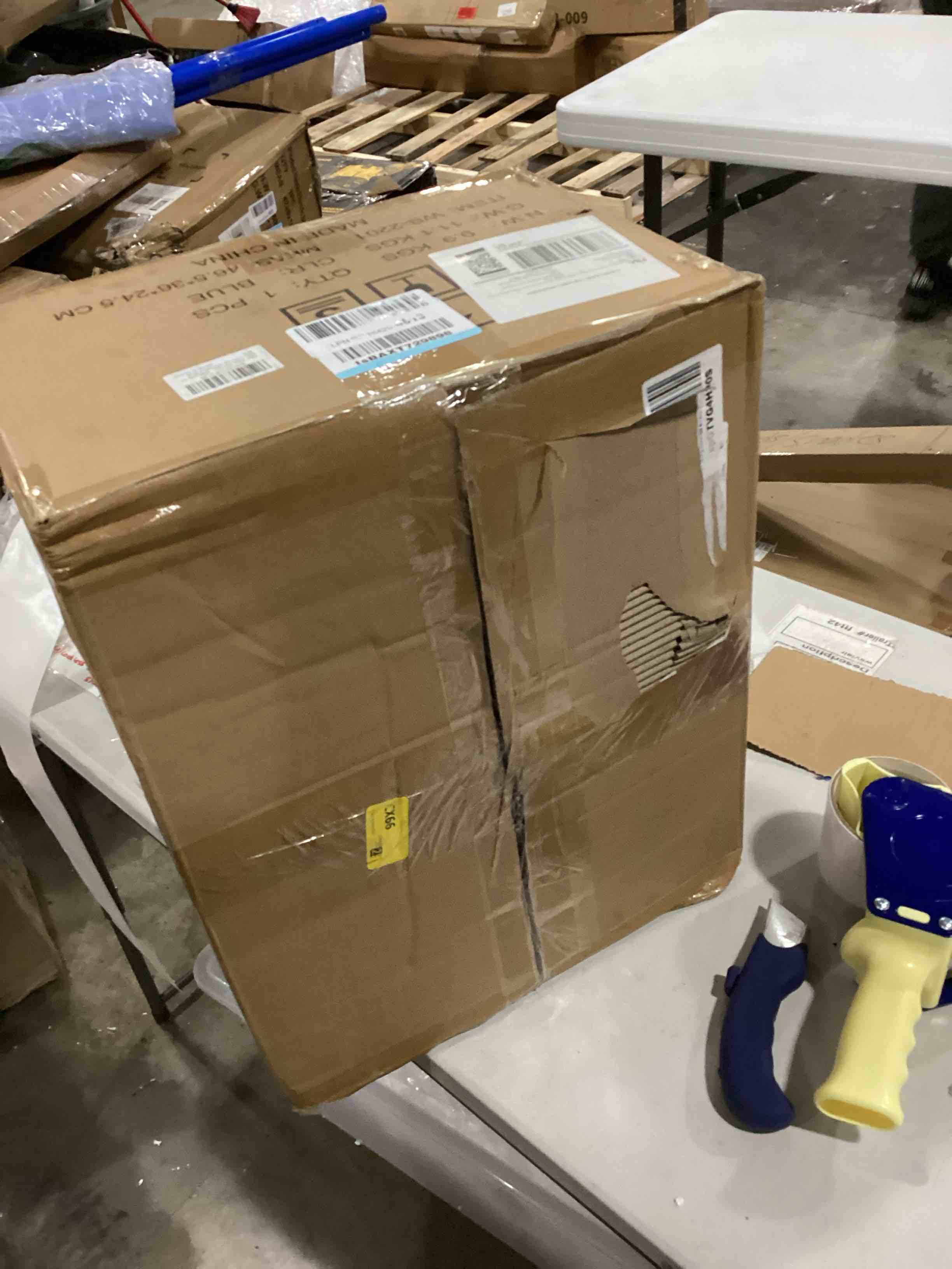 https://s3.amazonaws.com/lotting-images-prod/bidfta/GRN4037220_1707395675996.jpeg