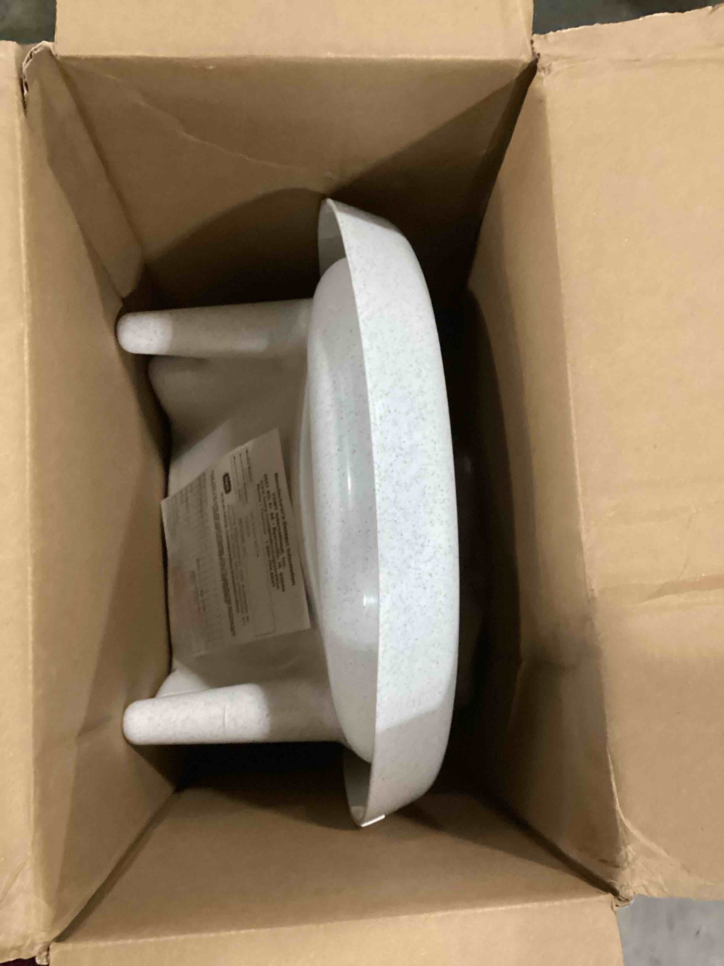 https://s3.amazonaws.com/lotting-images-prod/bidfta/GRN4037374_1707740264287.jpeg