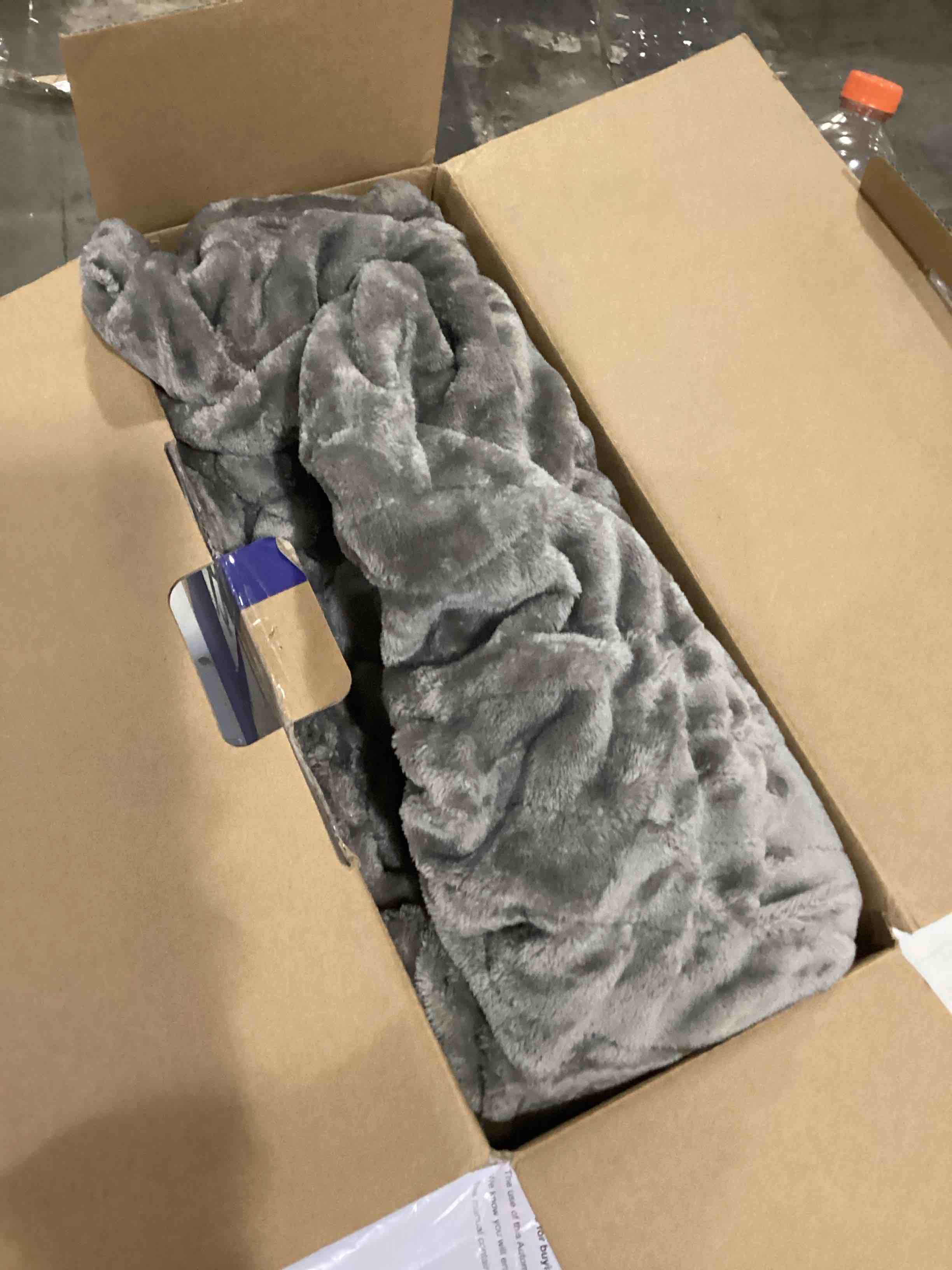 MP2 Plush Heated Throw Blanket with Foot Pocket for Adults | Electric Pedi Pockets Blankets W/ 2 Hour Auto Shut Off | 3 Heat Levels for Soreness Relief | Machine Washable - 50"X 62", Grey