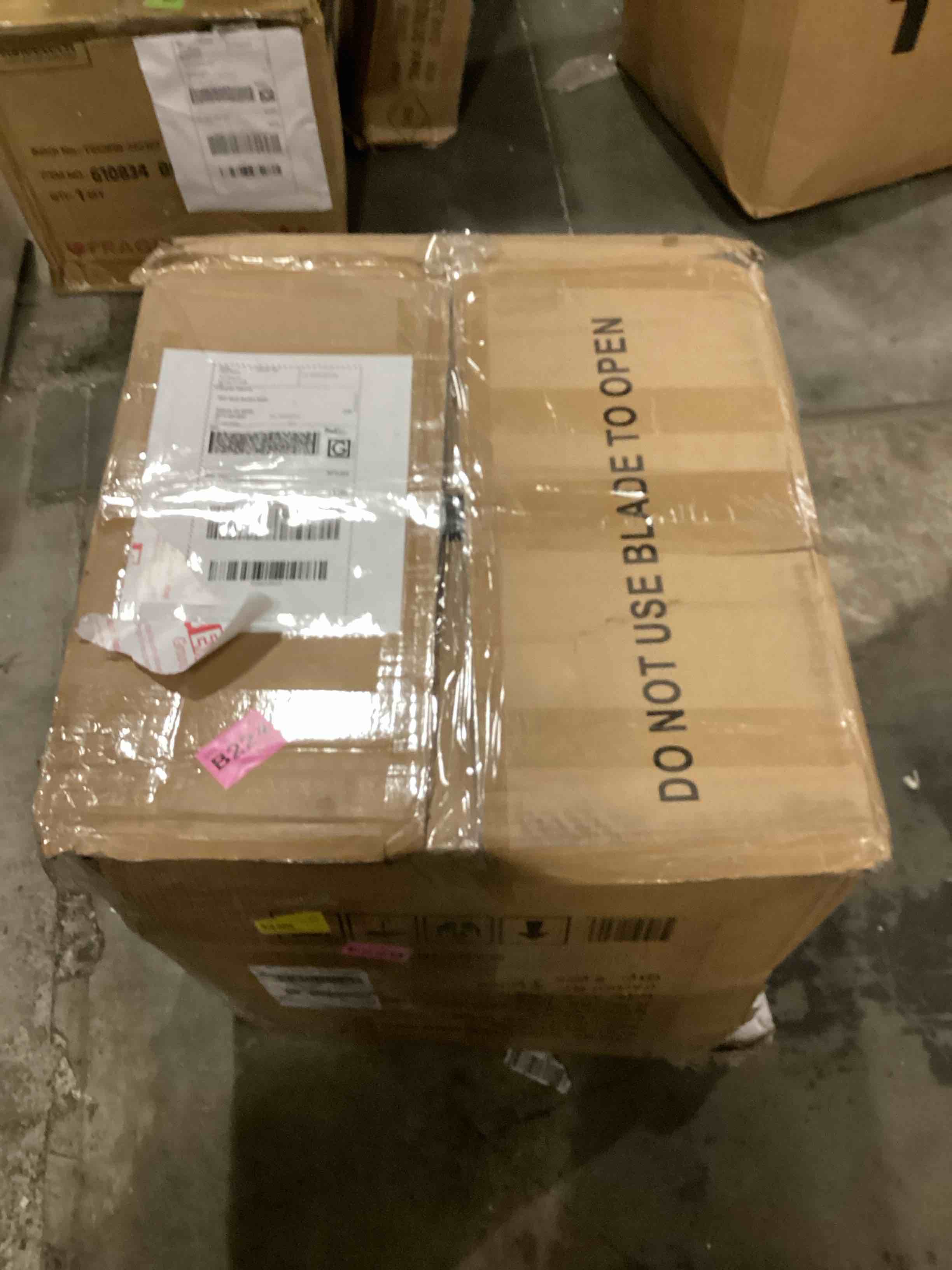 https://s3.amazonaws.com/lotting-images-prod/bidfta/GRN4038121_1708448214995.jpeg