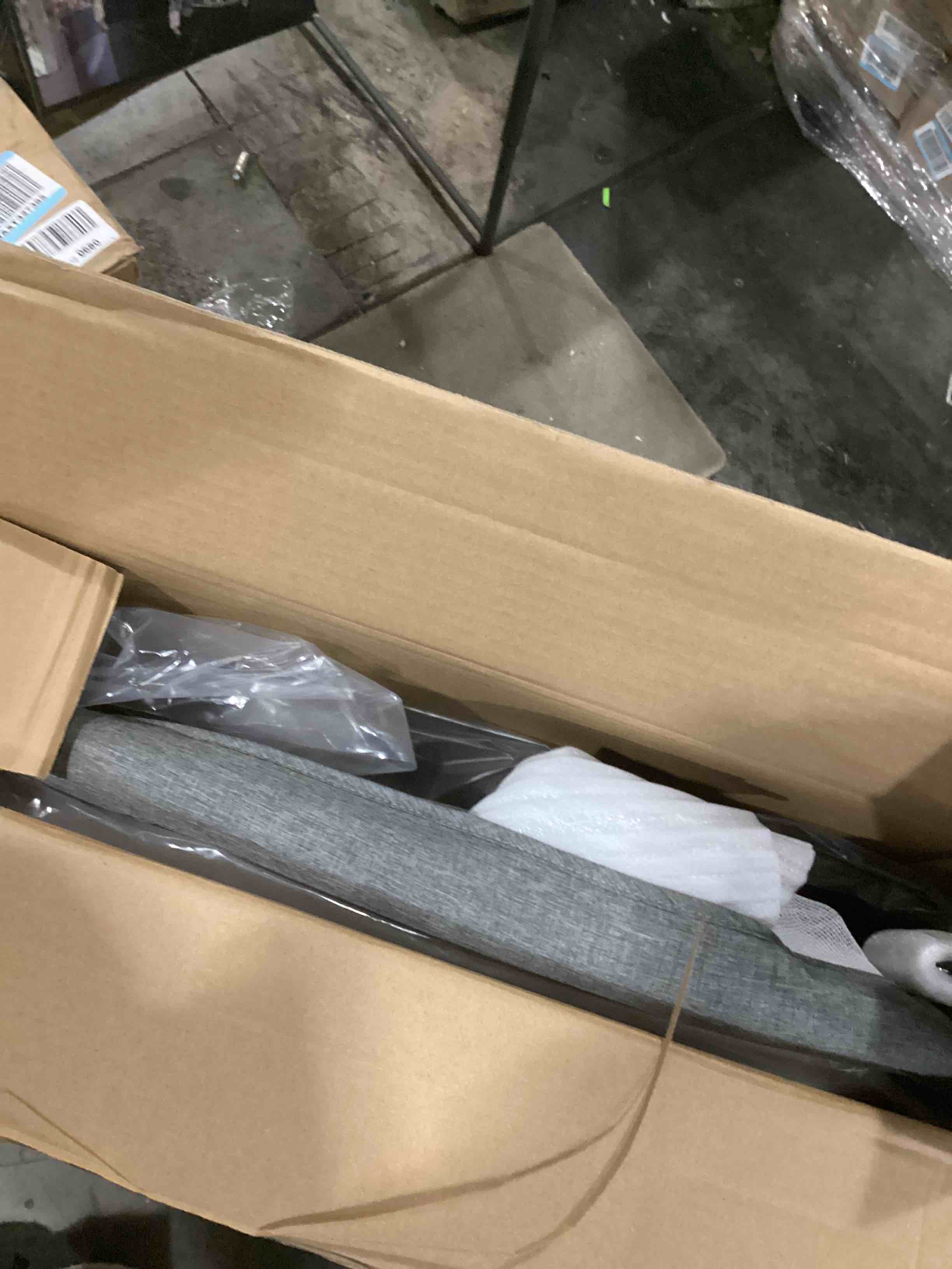 https://s3.amazonaws.com/lotting-images-prod/bidfta/GRN4039067_1707504376172.jpeg