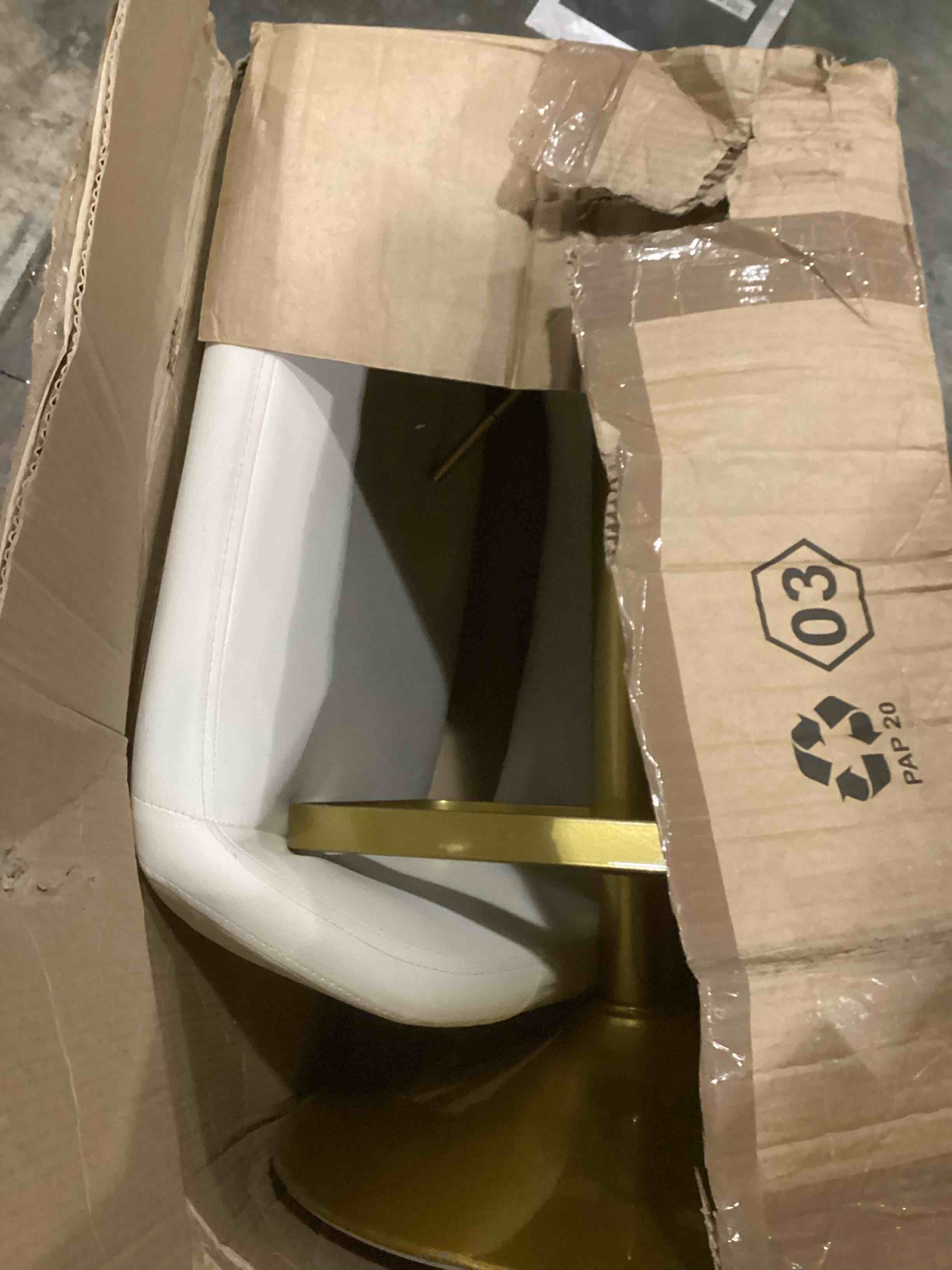 https://s3.amazonaws.com/lotting-images-prod/bidfta/GRN4039391_1707935170255.jpeg