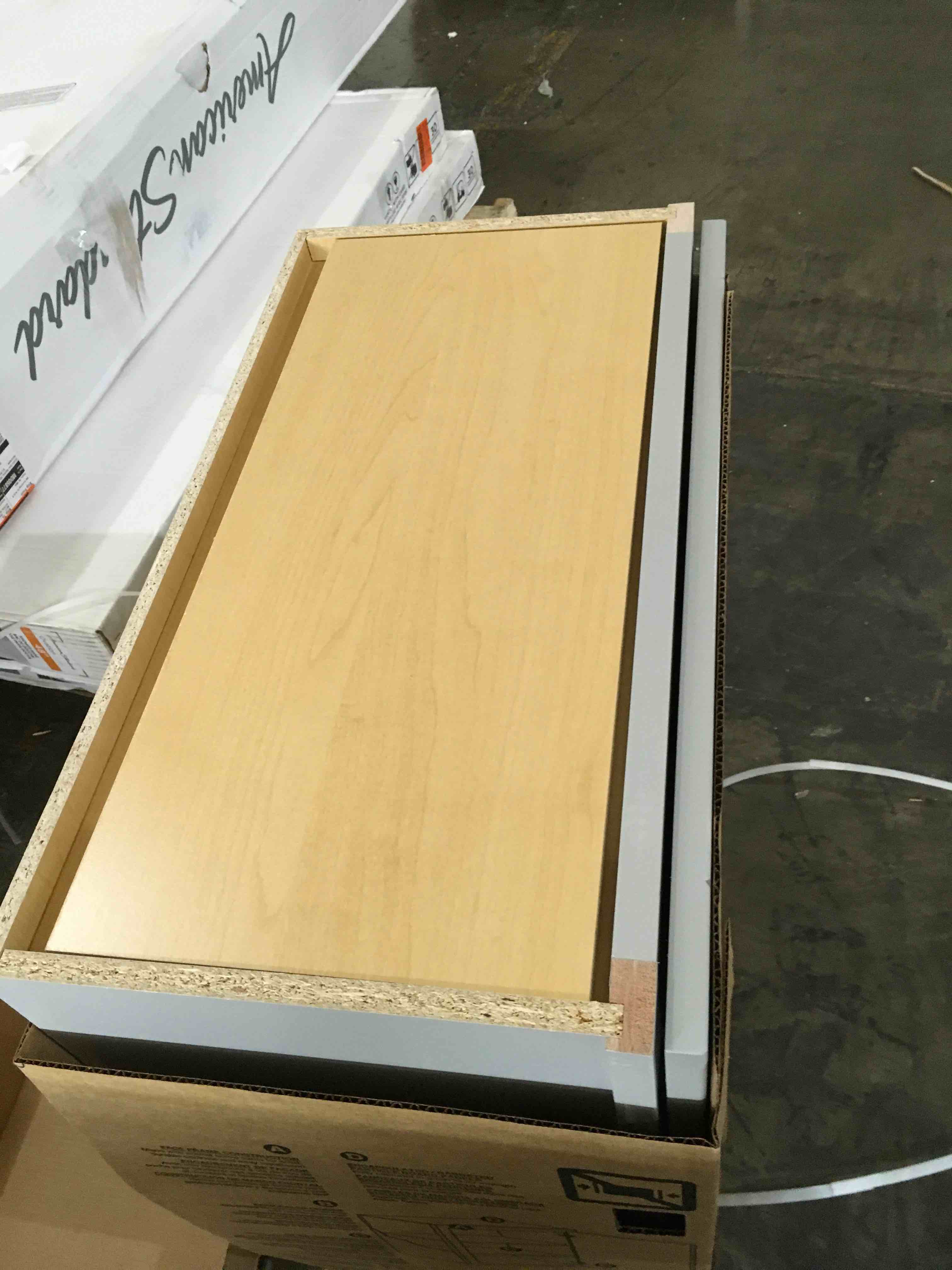 https://s3.amazonaws.com/lotting-images-prod/bidfta/GRN4068054_1687528239883.jpeg