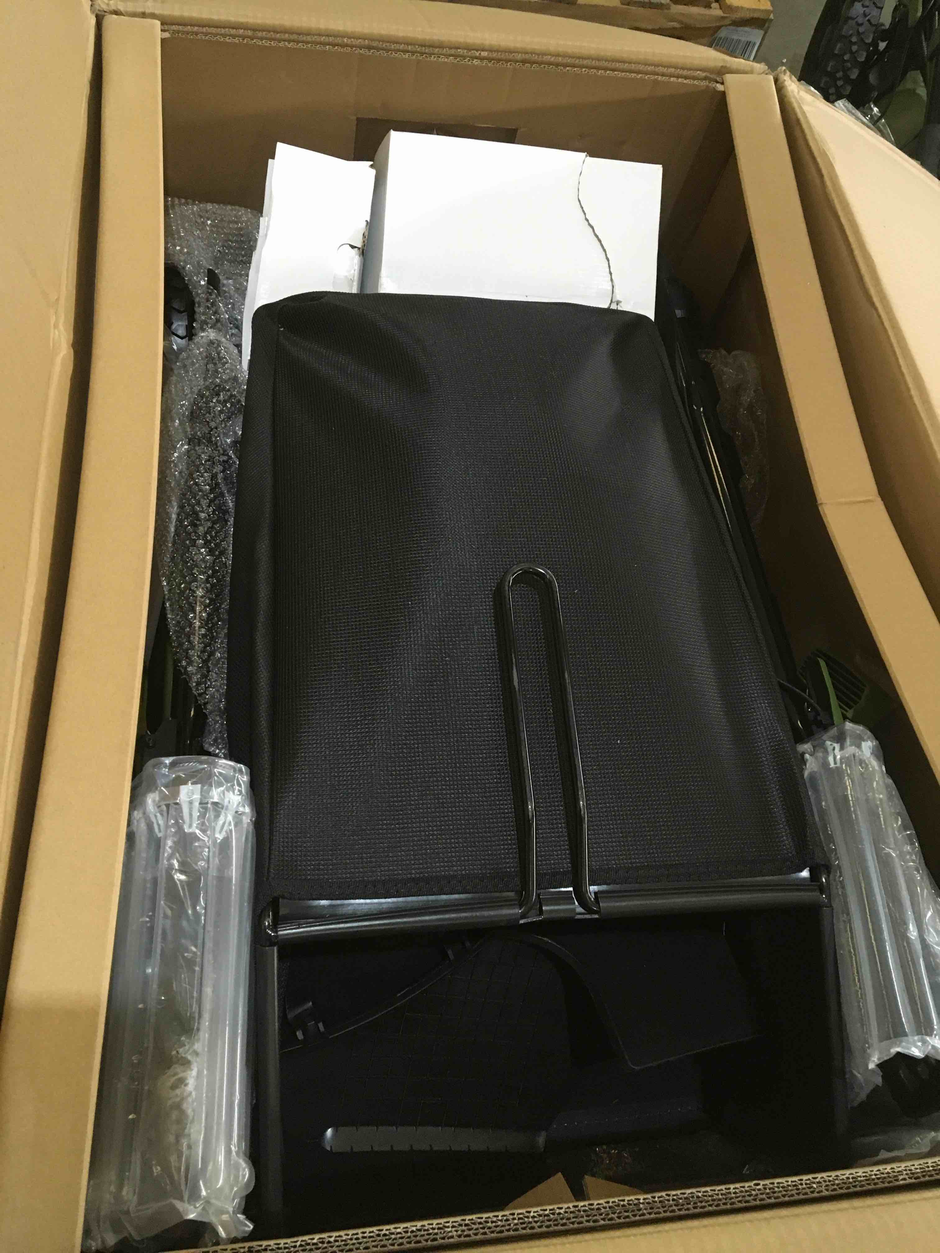 https://s3.amazonaws.com/lotting-images-prod/bidfta/GRN4068729_1687548377348.jpeg
