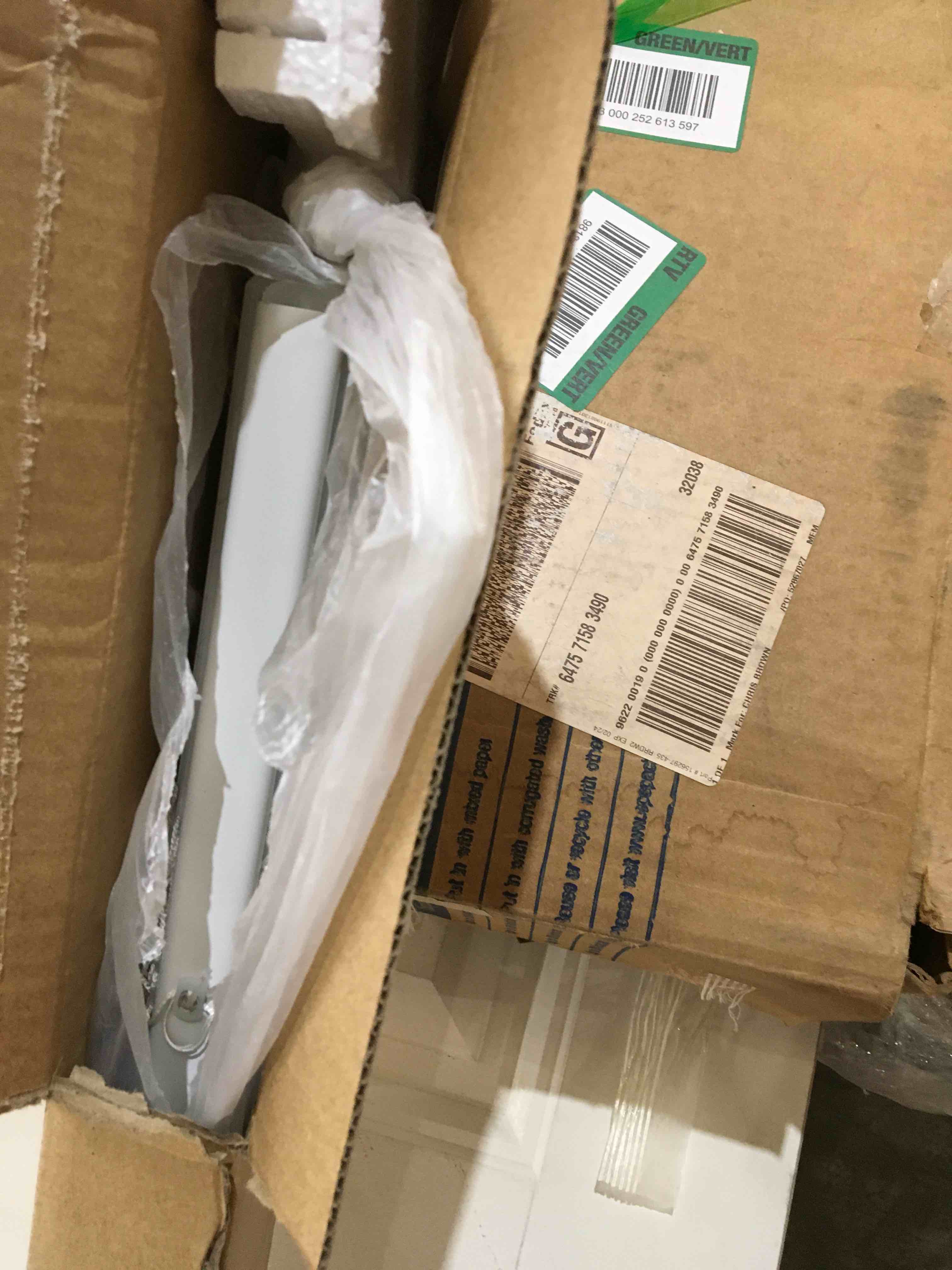 https://s3.amazonaws.com/lotting-images-prod/bidfta/GRN4069816_1689255814185.jpeg