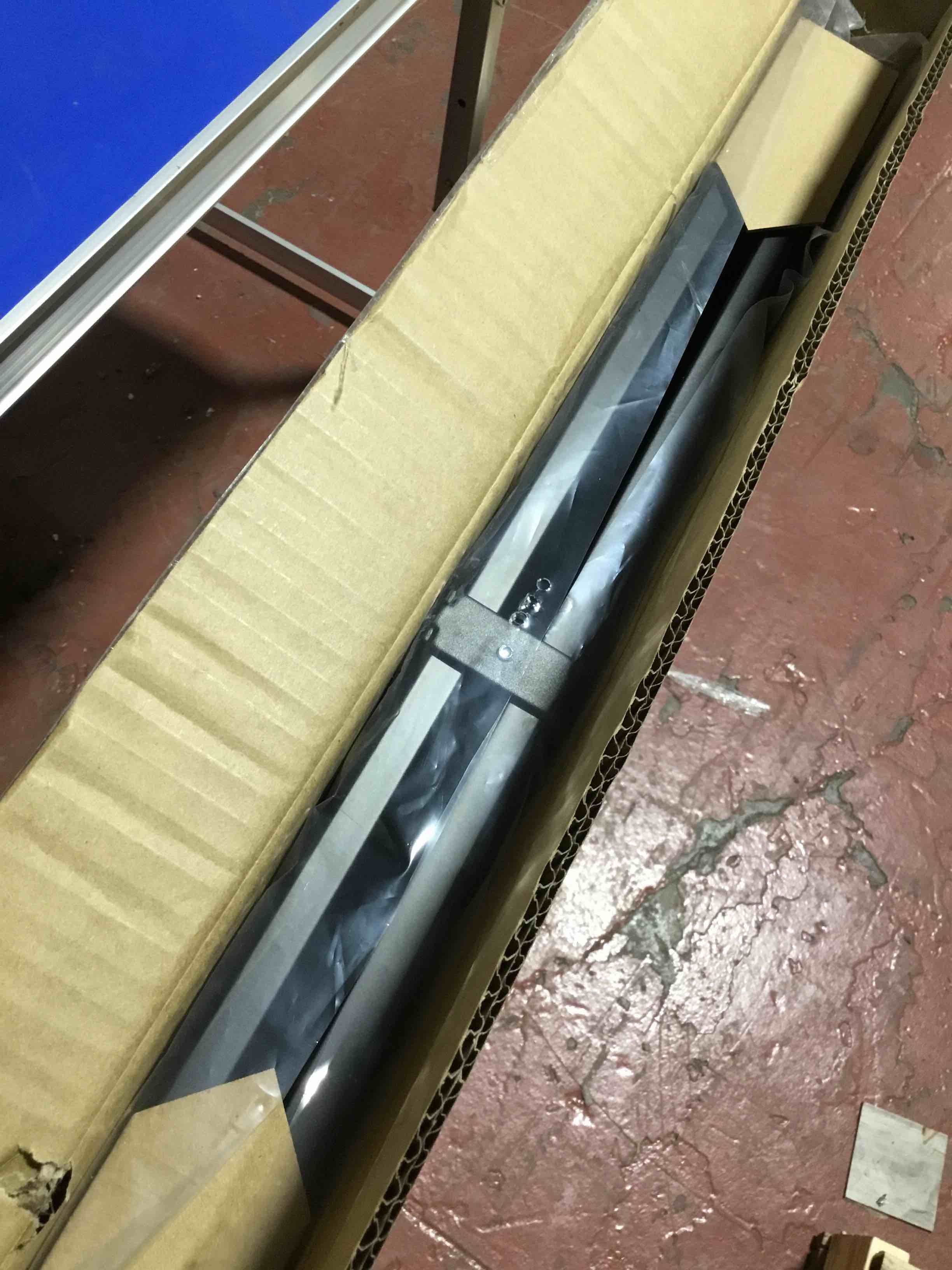 https://s3.amazonaws.com/lotting-images-prod/bidfta/GRN4078531_1710949439429.jpeg