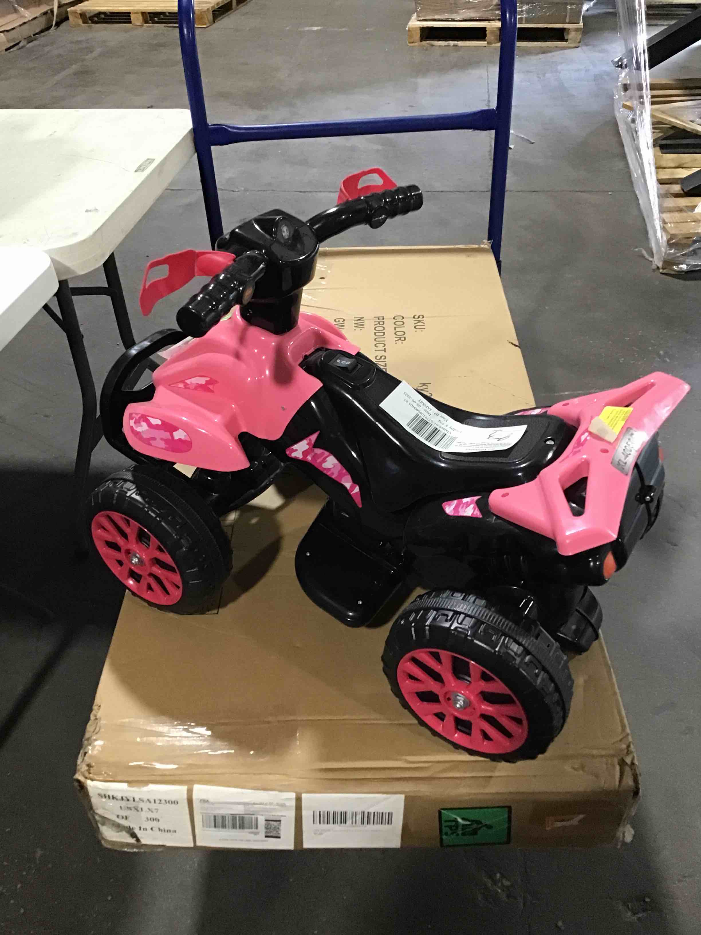 Powerwheels 4 wheeler for small kids, no battery found, didn’t see it work