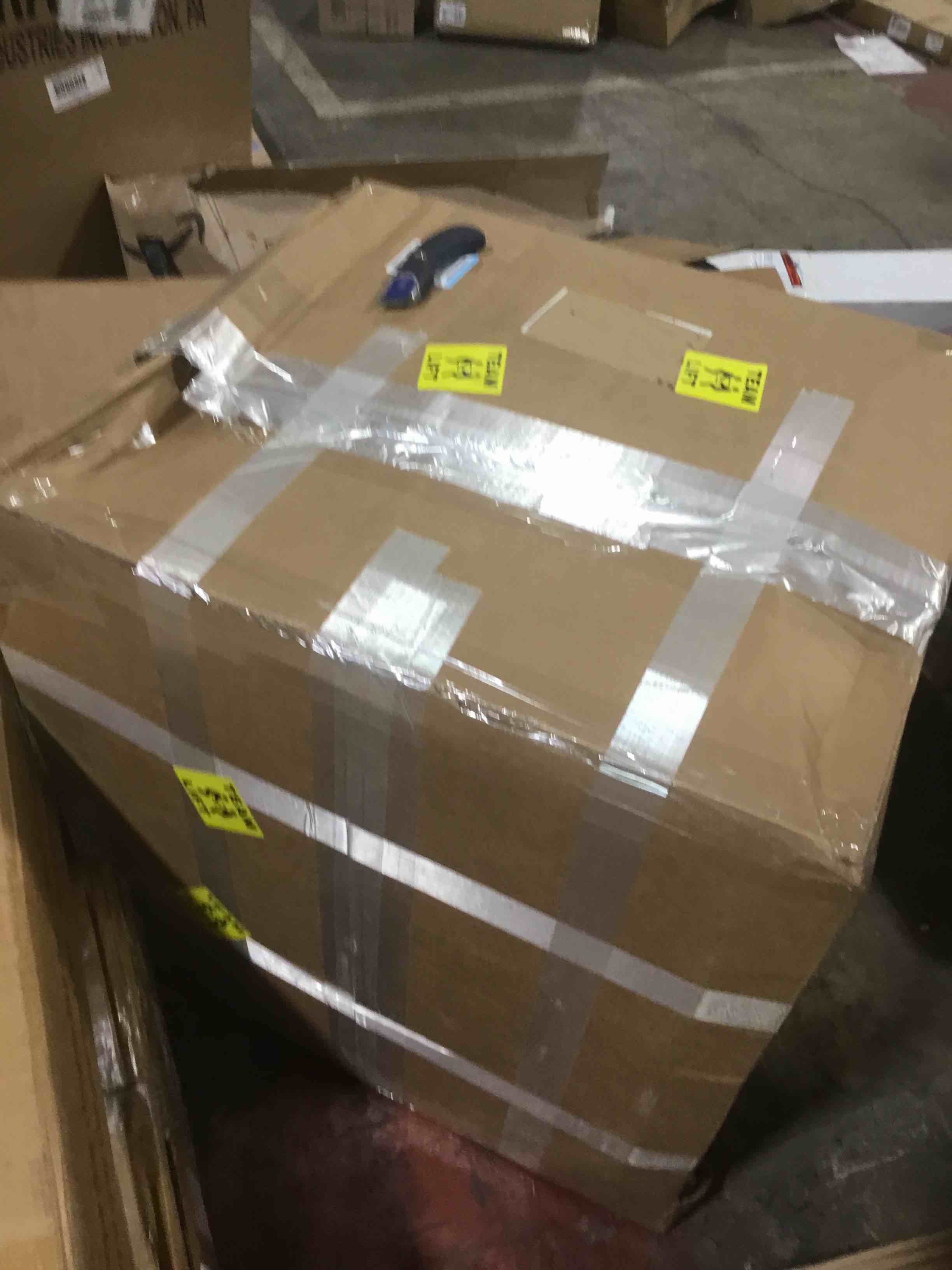 https://s3.amazonaws.com/lotting-images-prod/bidfta/GRN4085264_1706131189896.jpeg