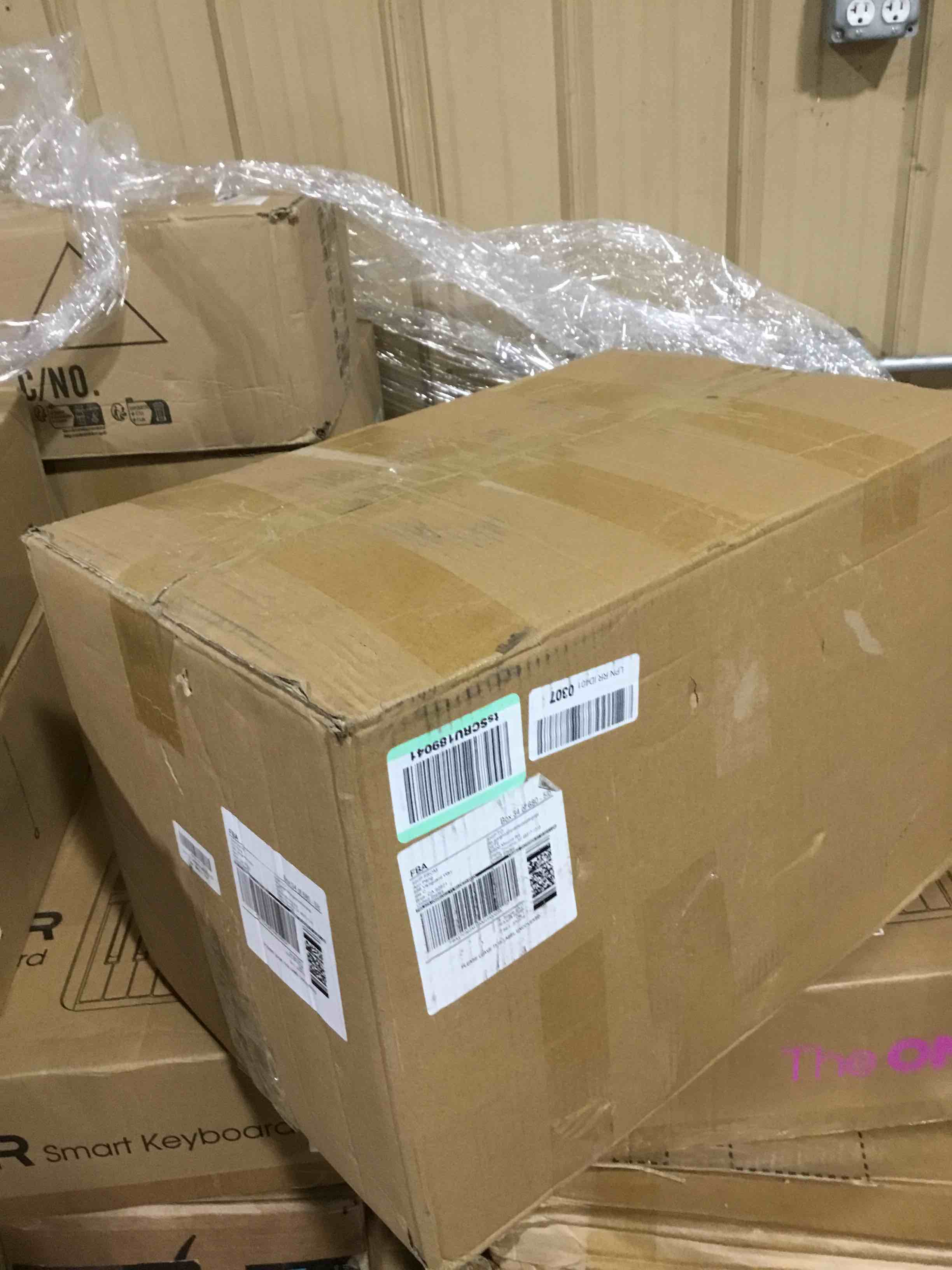 https://s3.amazonaws.com/lotting-images-prod/bidfta/GRN4090571_1708625994801.jpeg