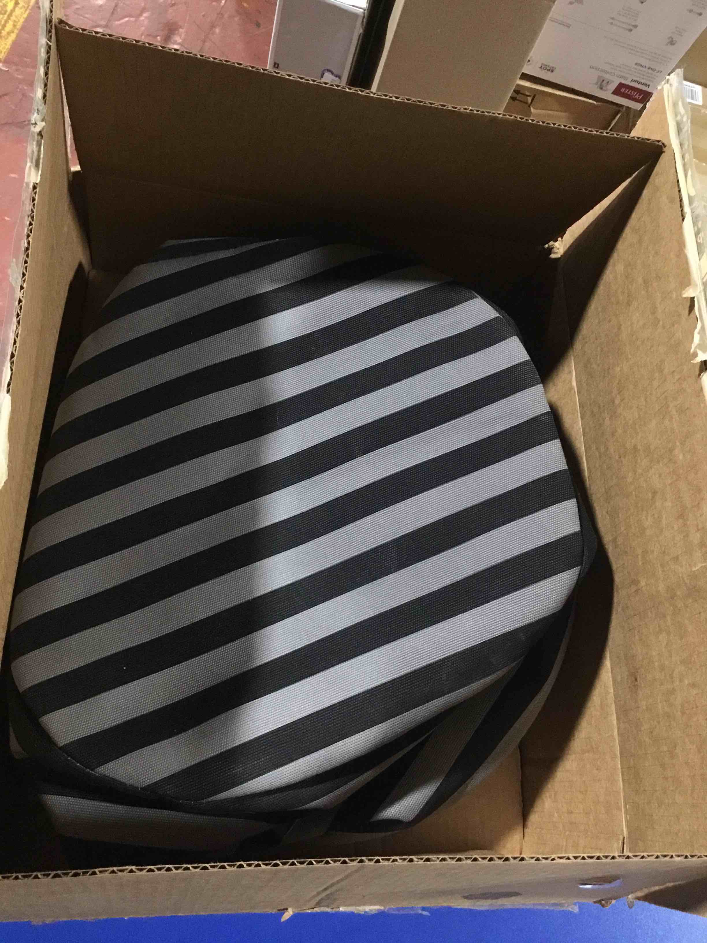 https://s3.amazonaws.com/lotting-images-prod/bidfta/GRN4094768_1712324422769.jpeg