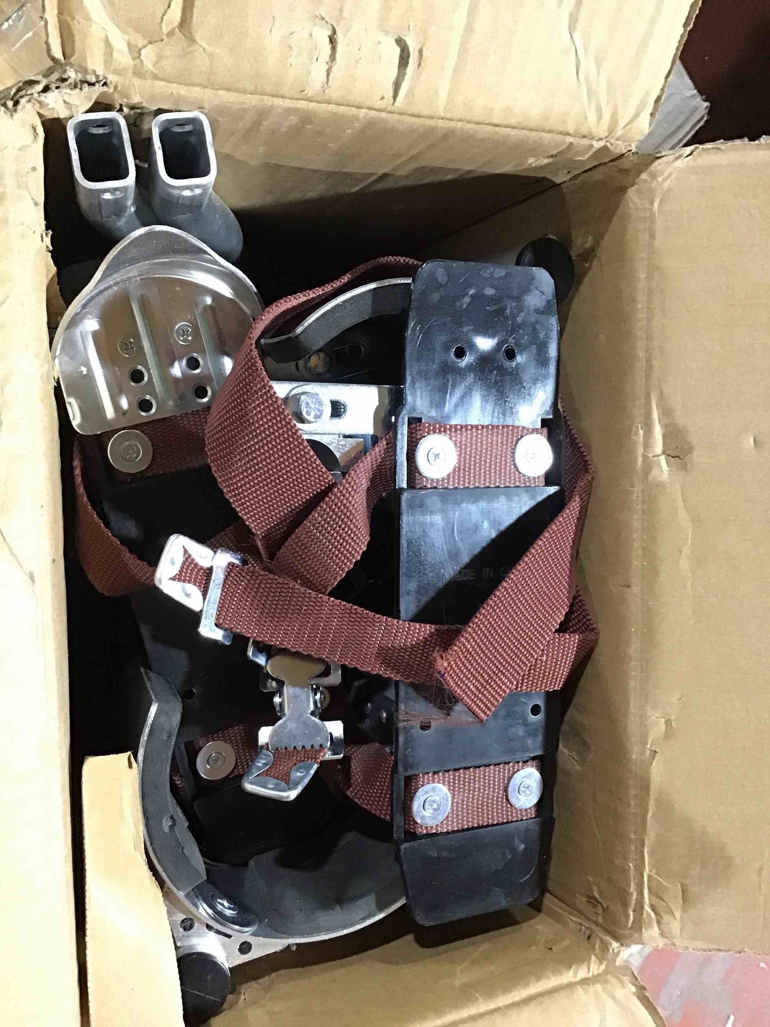 https://s3.amazonaws.com/lotting-images-prod/bidfta/GRN4098923_1709666744017.jpeg