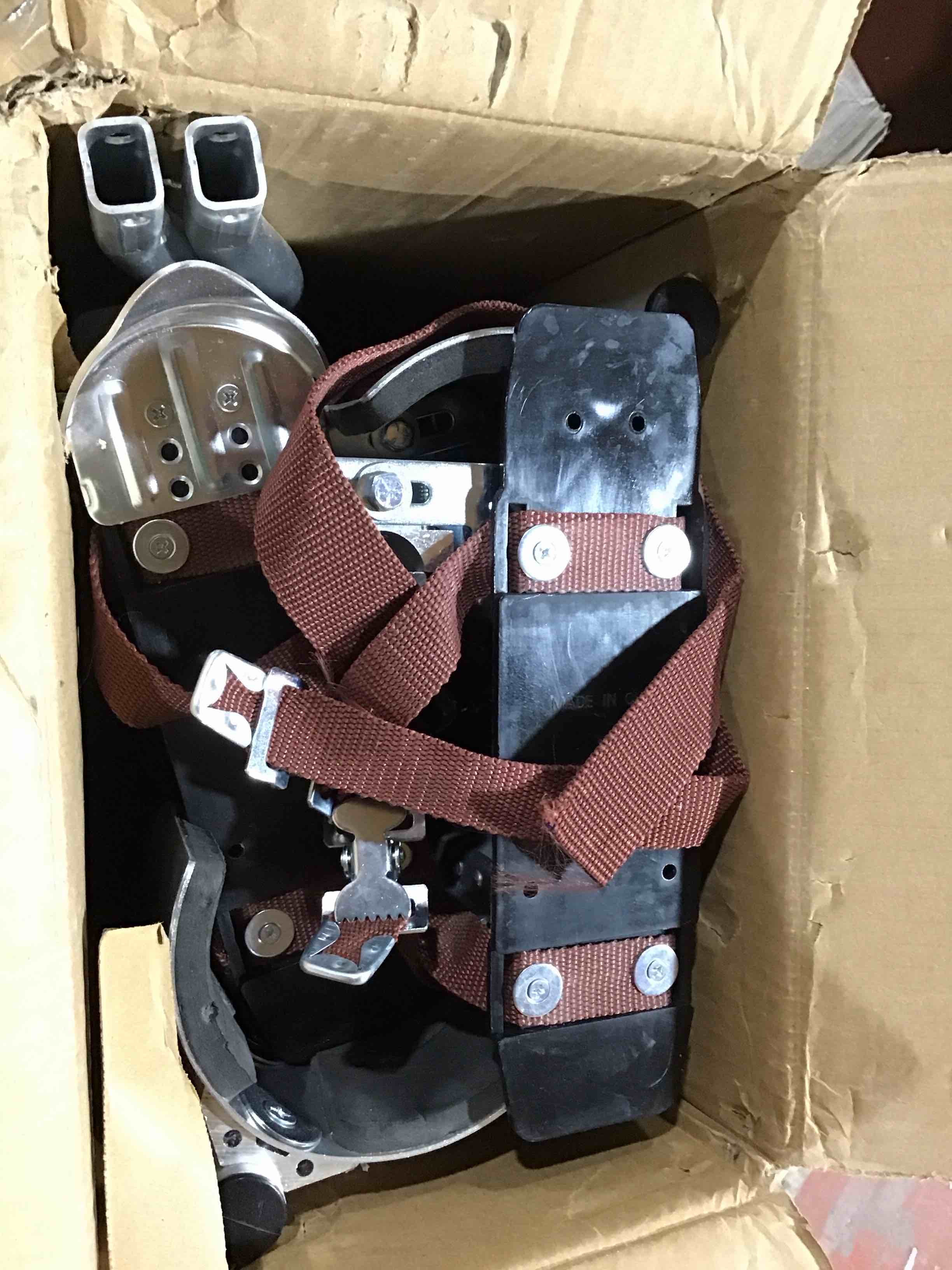 https://s3.amazonaws.com/lotting-images-prod/bidfta/GRN4098923_1709666745008.jpeg