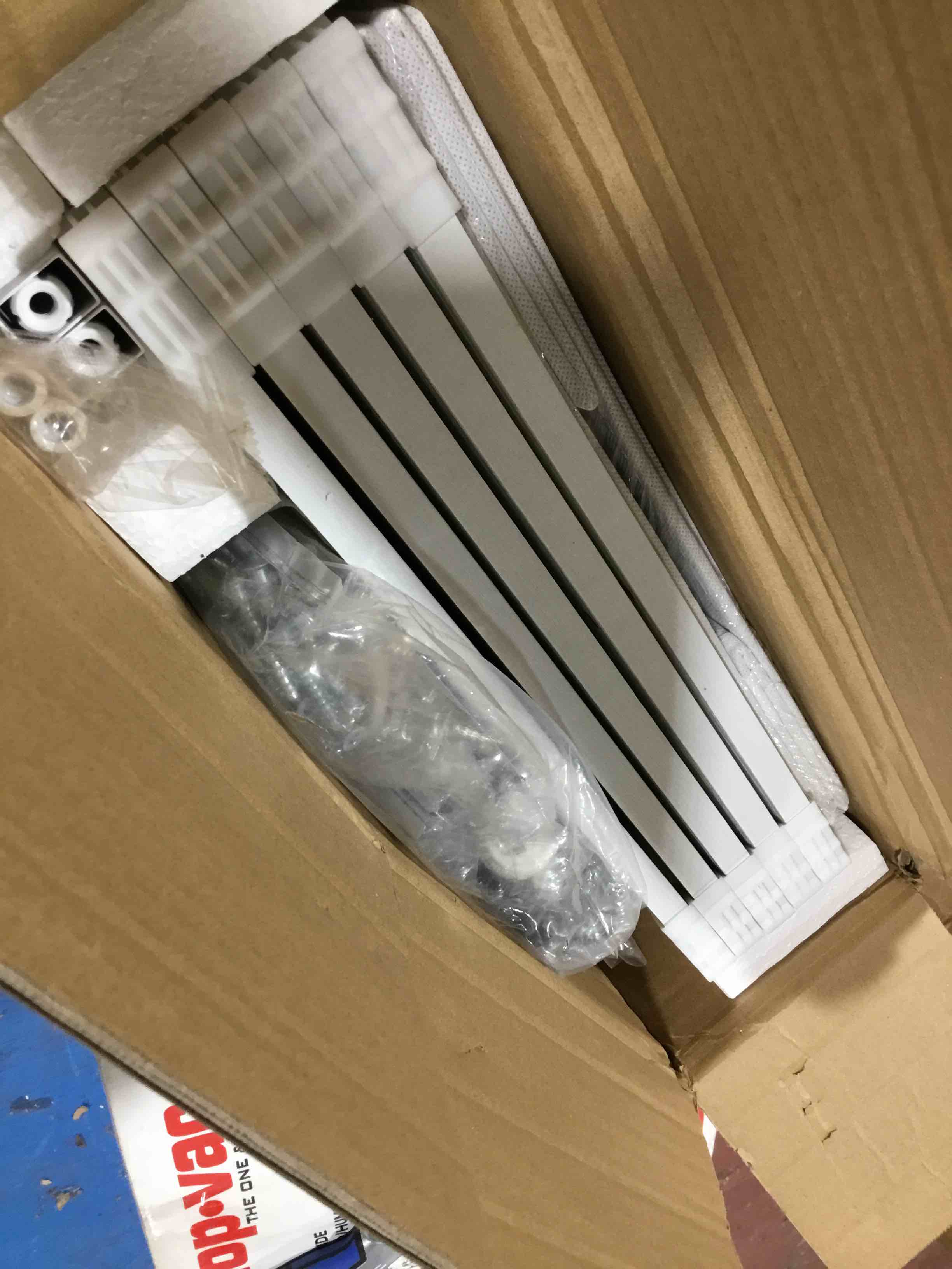 https://s3.amazonaws.com/lotting-images-prod/bidfta/GRN4099012_1709738442740.jpeg