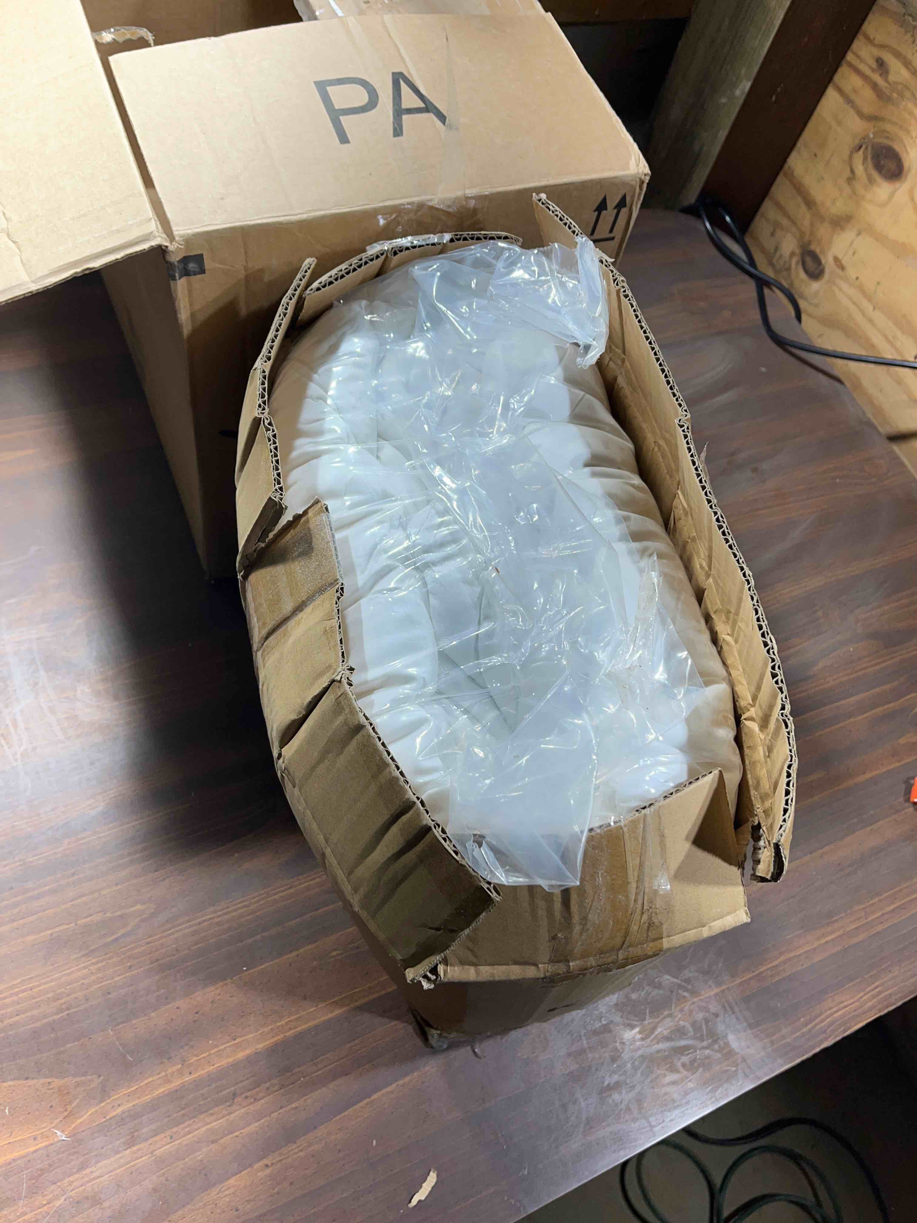 https://s3.amazonaws.com/lotting-images-prod/bidfta/GRN4118017_1670706091279.jpeg