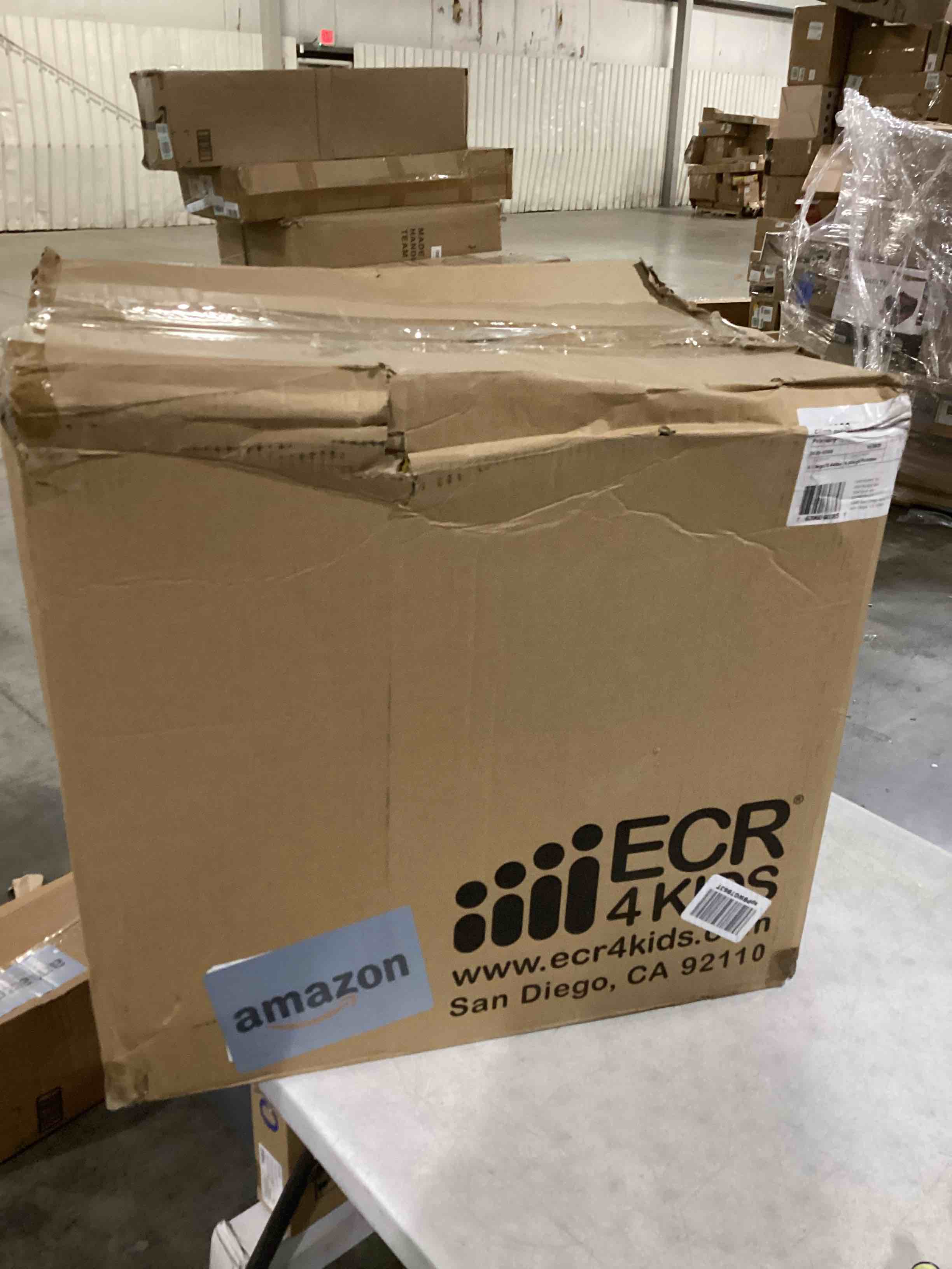 https://s3.amazonaws.com/lotting-images-prod/bidfta/GRN4145457_1710509906382.jpeg