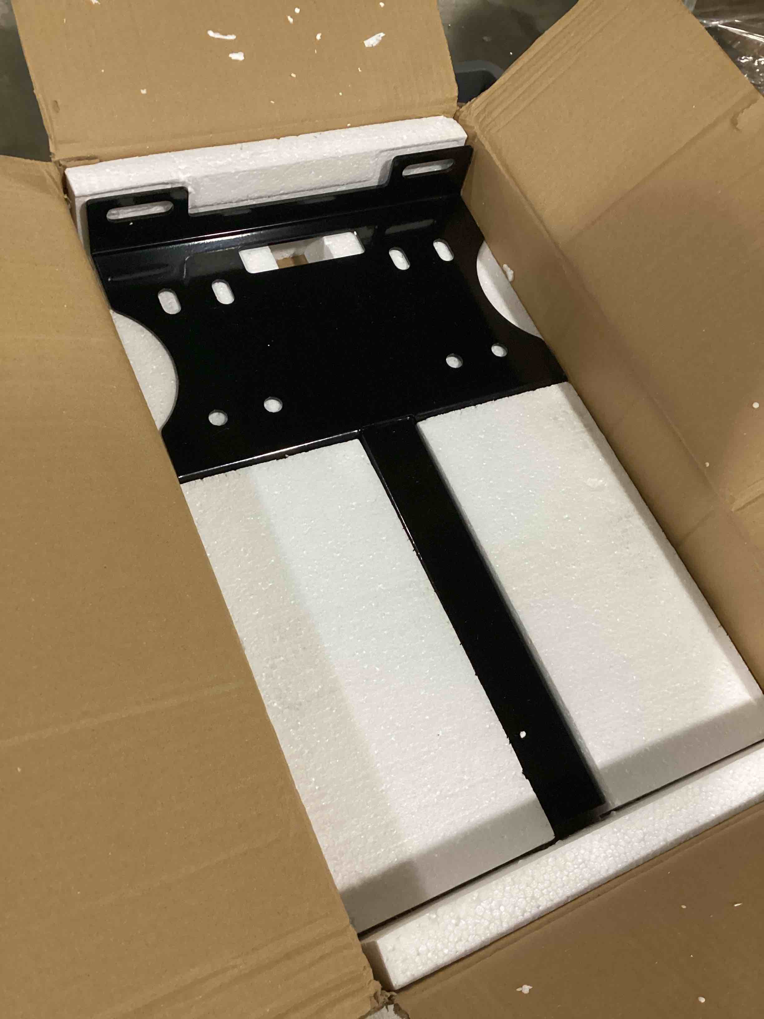 https://s3.amazonaws.com/lotting-images-prod/bidfta/GRN4145566_1710595462603.jpeg
