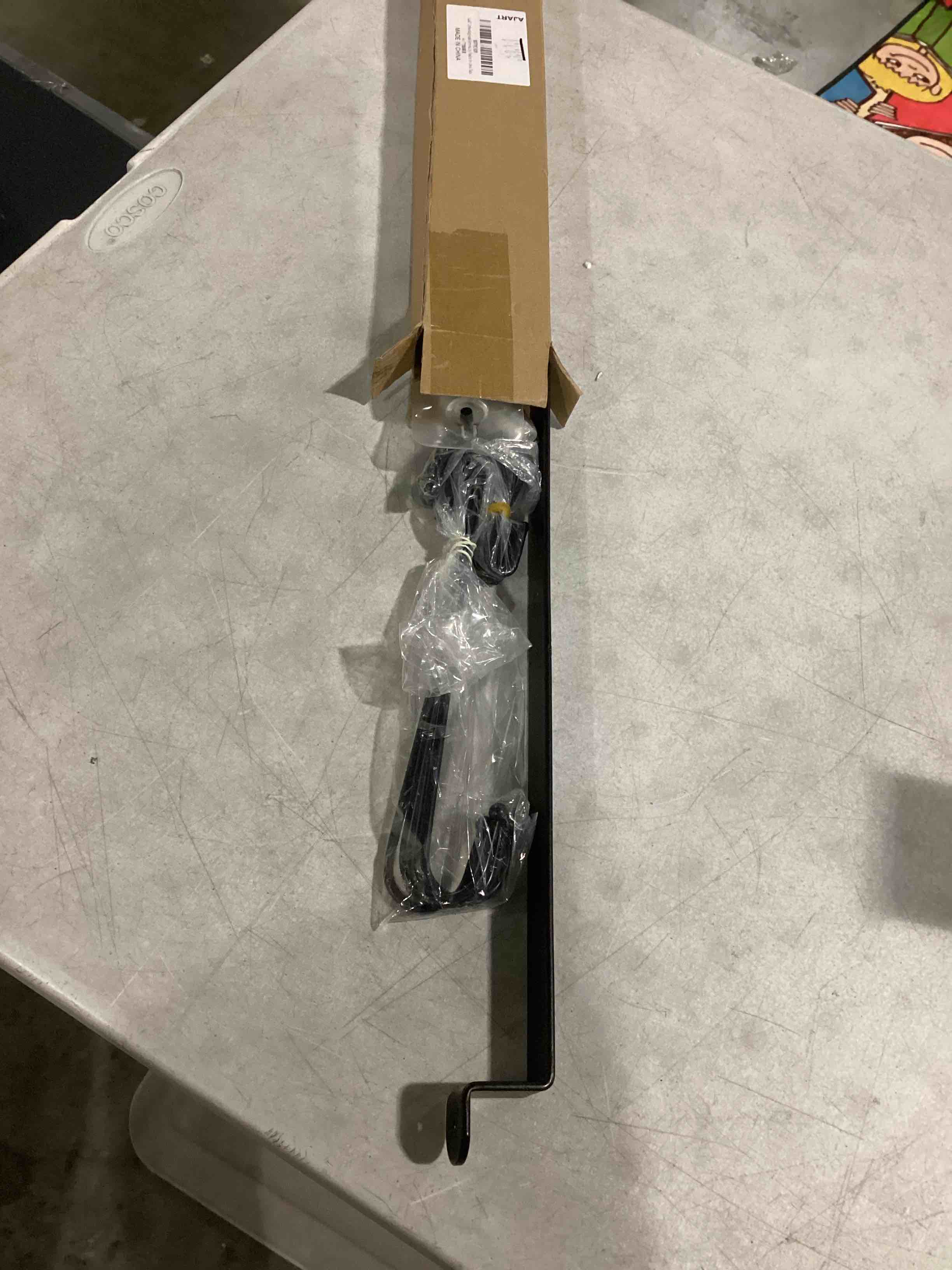 https://s3.amazonaws.com/lotting-images-prod/bidfta/GRN4146326_1712230992384.jpeg