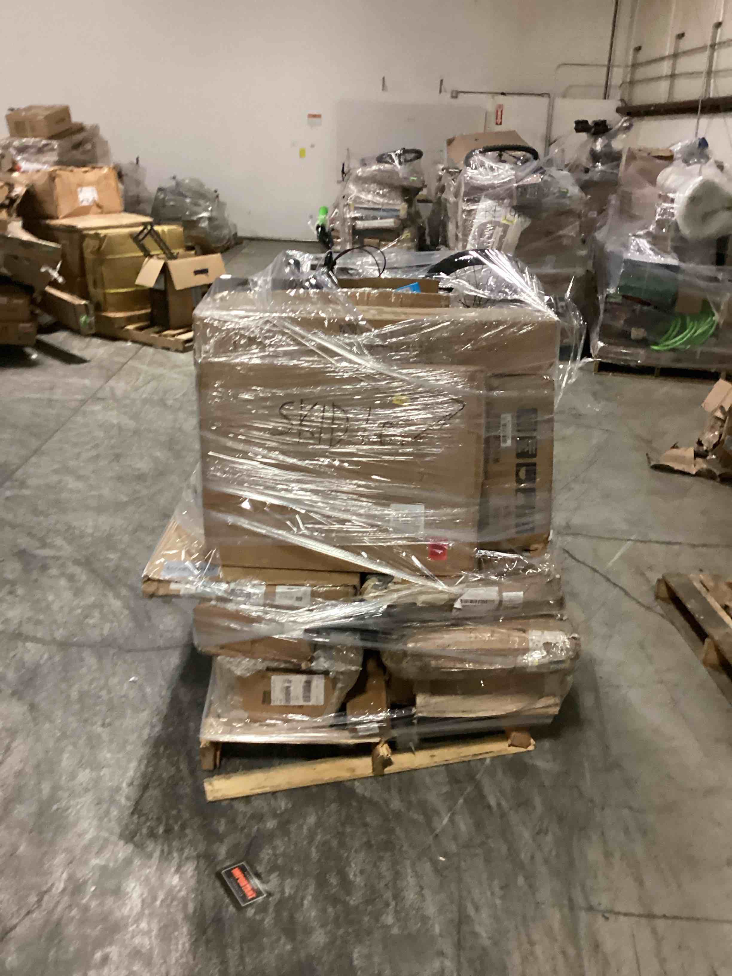 https://s3.amazonaws.com/lotting-images-prod/bidfta/GRN4233421_1717180954313.jpeg