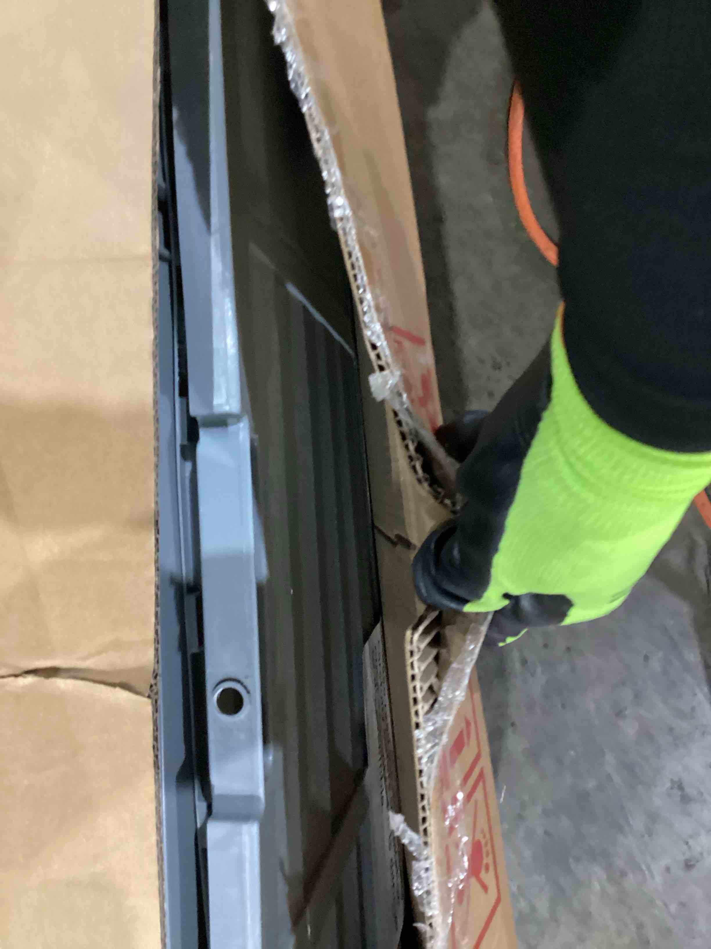 https://s3.amazonaws.com/lotting-images-prod/bidfta/GRN4239807_1746101707784.jpeg