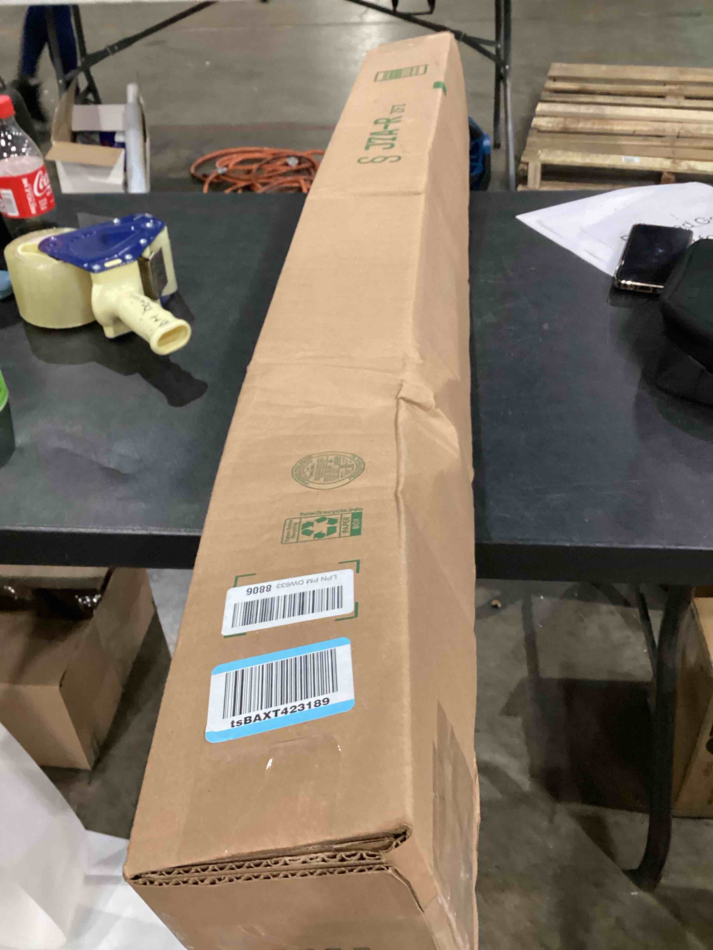 https://s3.amazonaws.com/lotting-images-prod/bidfta/GRN4240230_1746127752298.jpeg