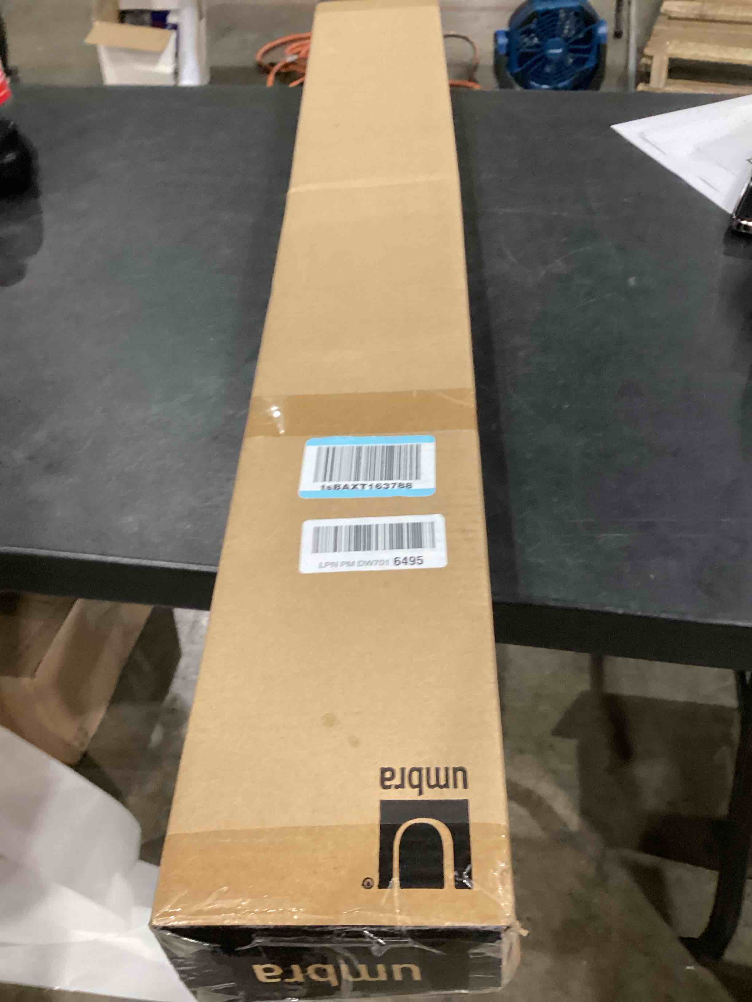 https://s3.amazonaws.com/lotting-images-prod/bidfta/GRN4240231_1746127796446.jpeg