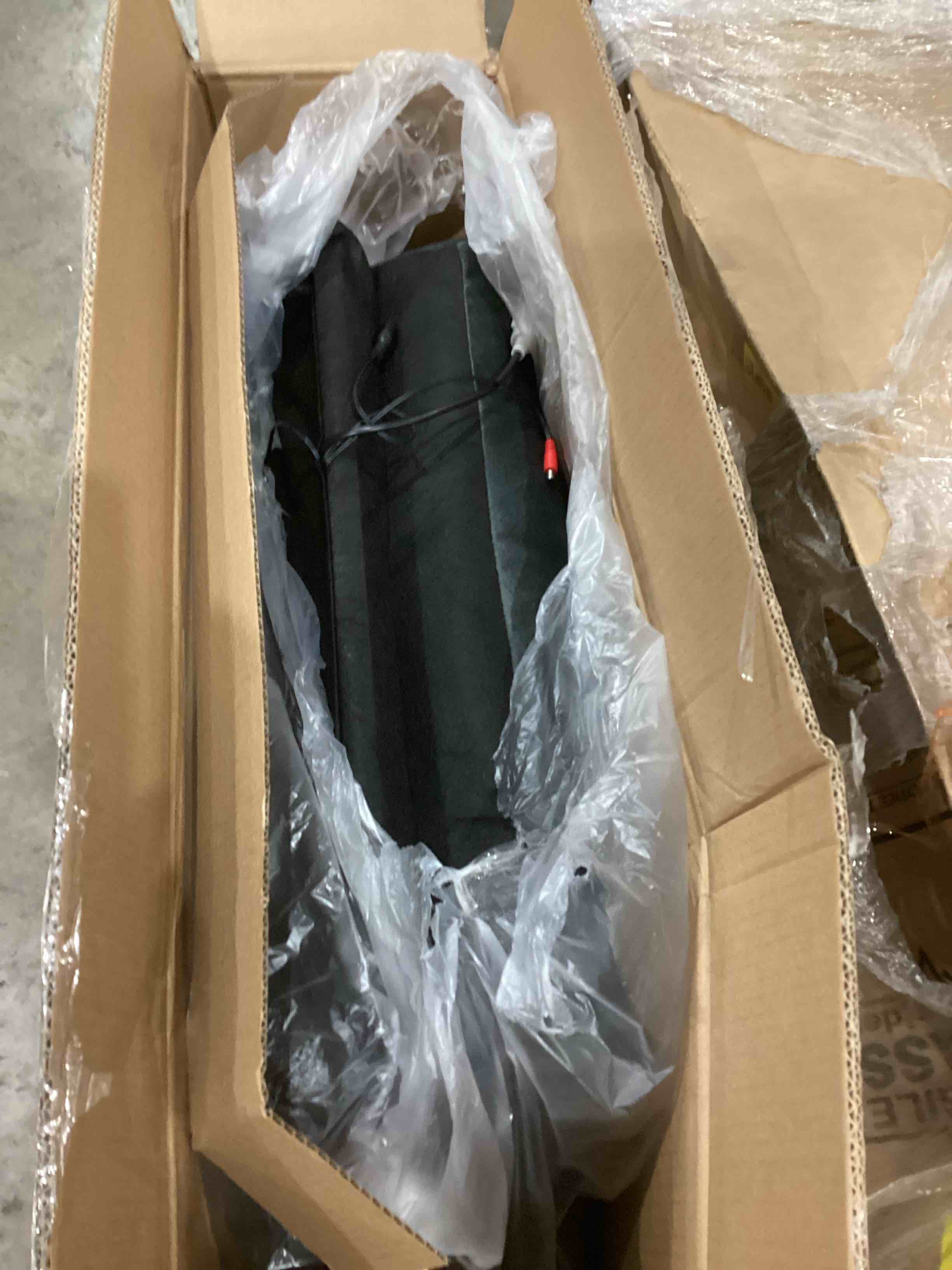 https://s3.amazonaws.com/lotting-images-prod/bidfta/GRN4240295_1746184775124.jpeg