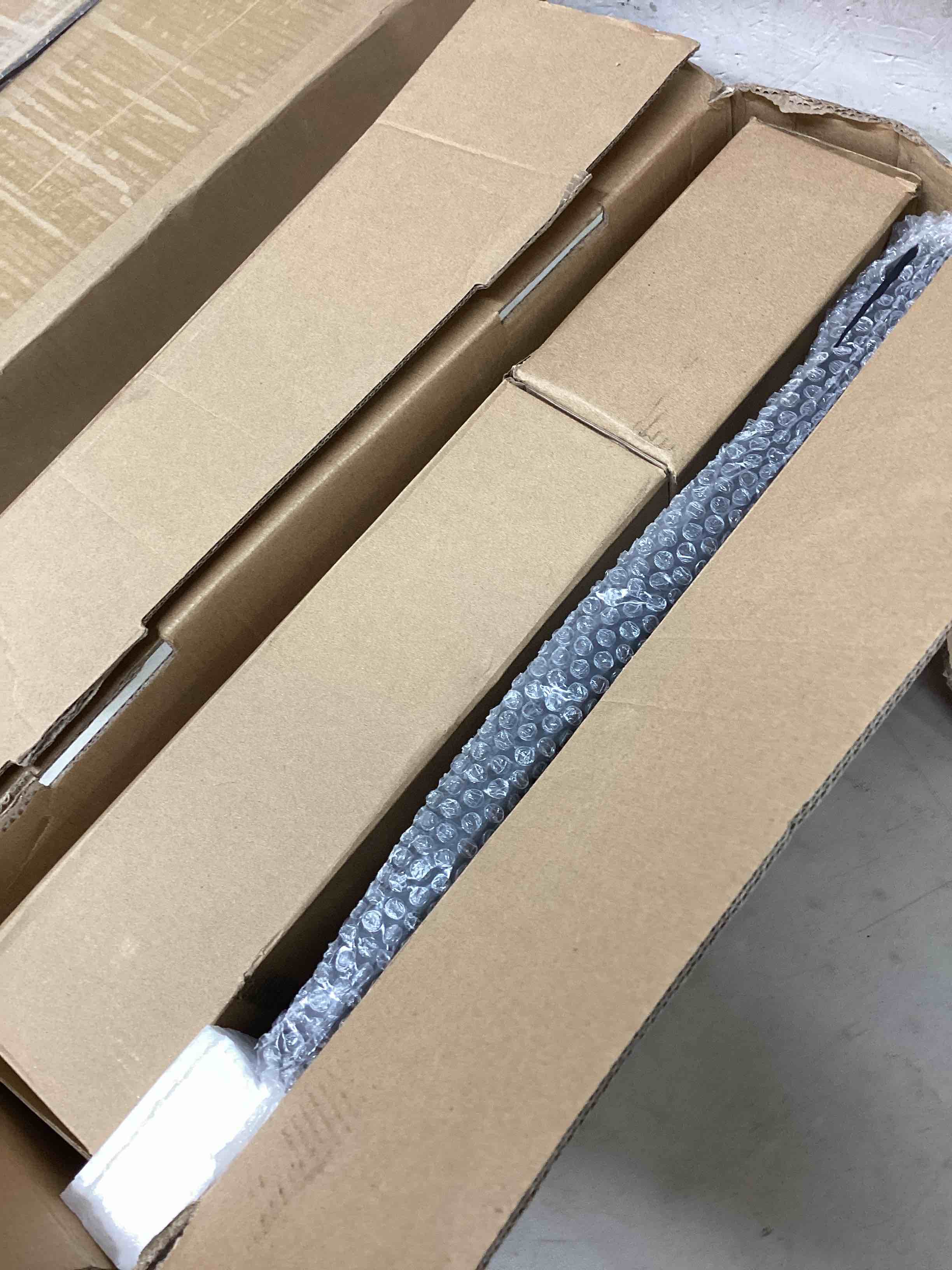 https://s3.amazonaws.com/lotting-images-prod/bidfta/GRN4247503_1685575495354.jpeg