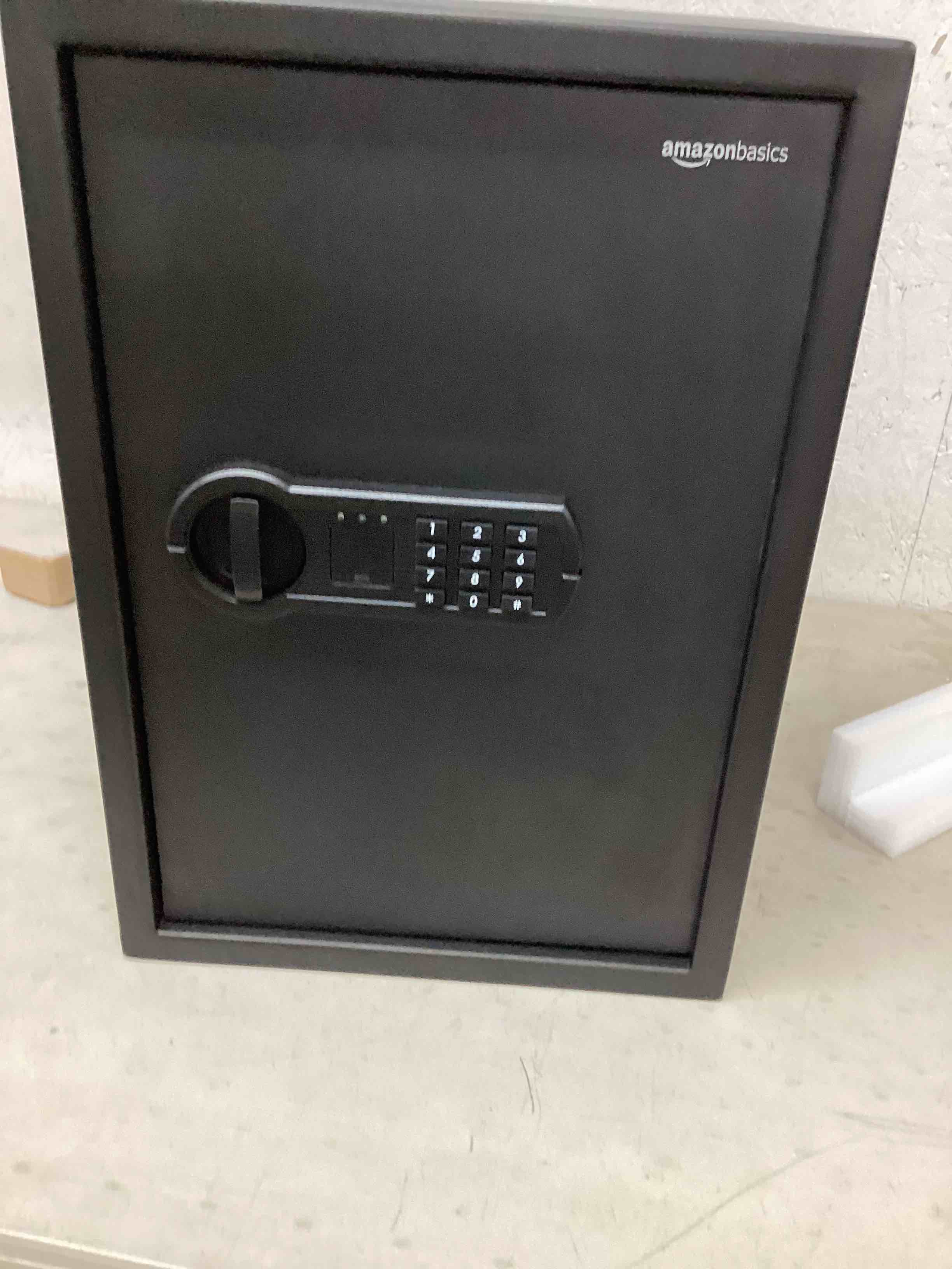 https://s3.amazonaws.com/lotting-images-prod/bidfta/GRN4247745_1686172168774.jpeg