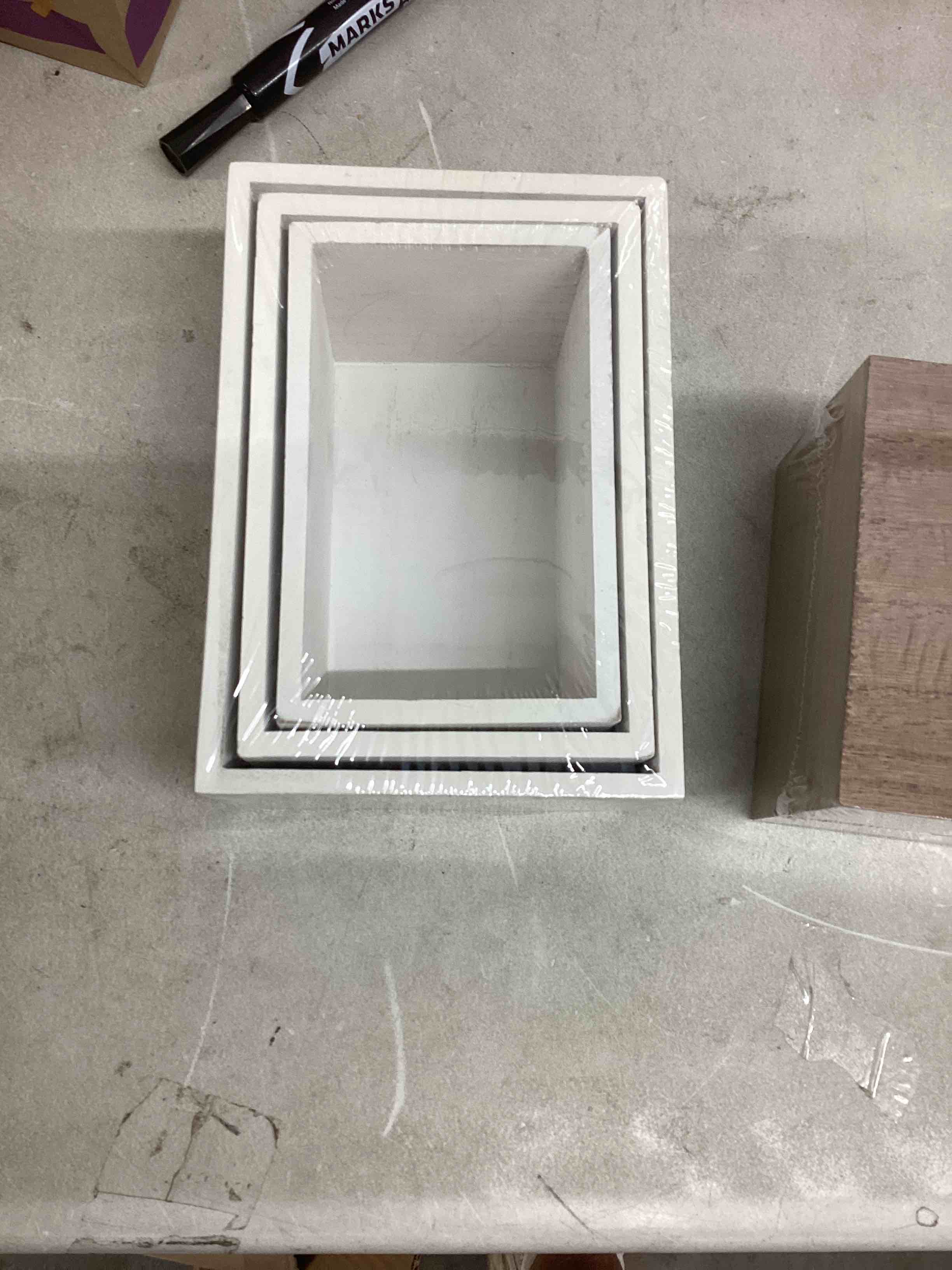 https://s3.amazonaws.com/lotting-images-prod/bidfta/GRN4248126_1686872092478.jpeg