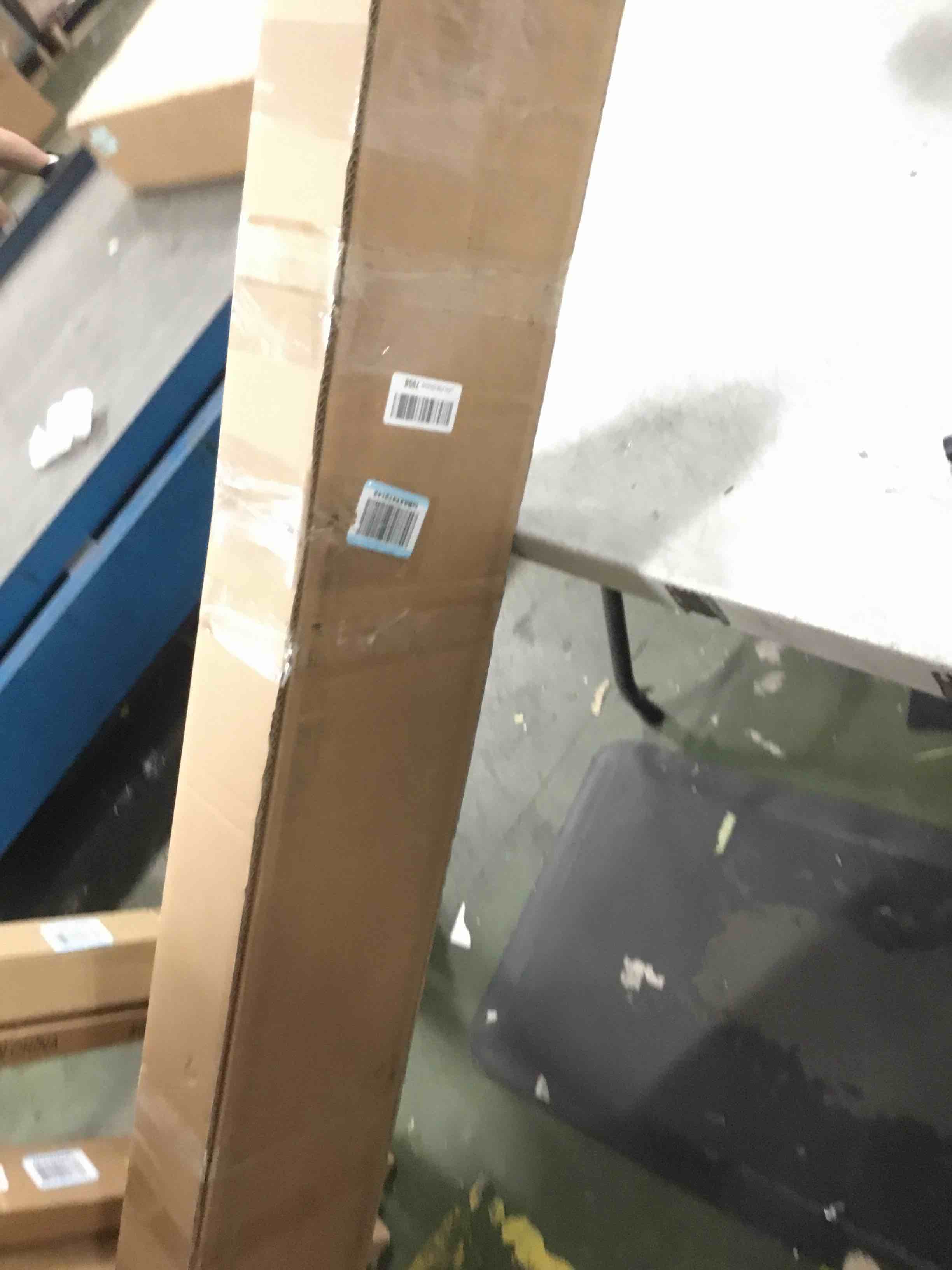 https://s3.amazonaws.com/lotting-images-prod/bidfta/GRN4257993_1747071509075.jpeg