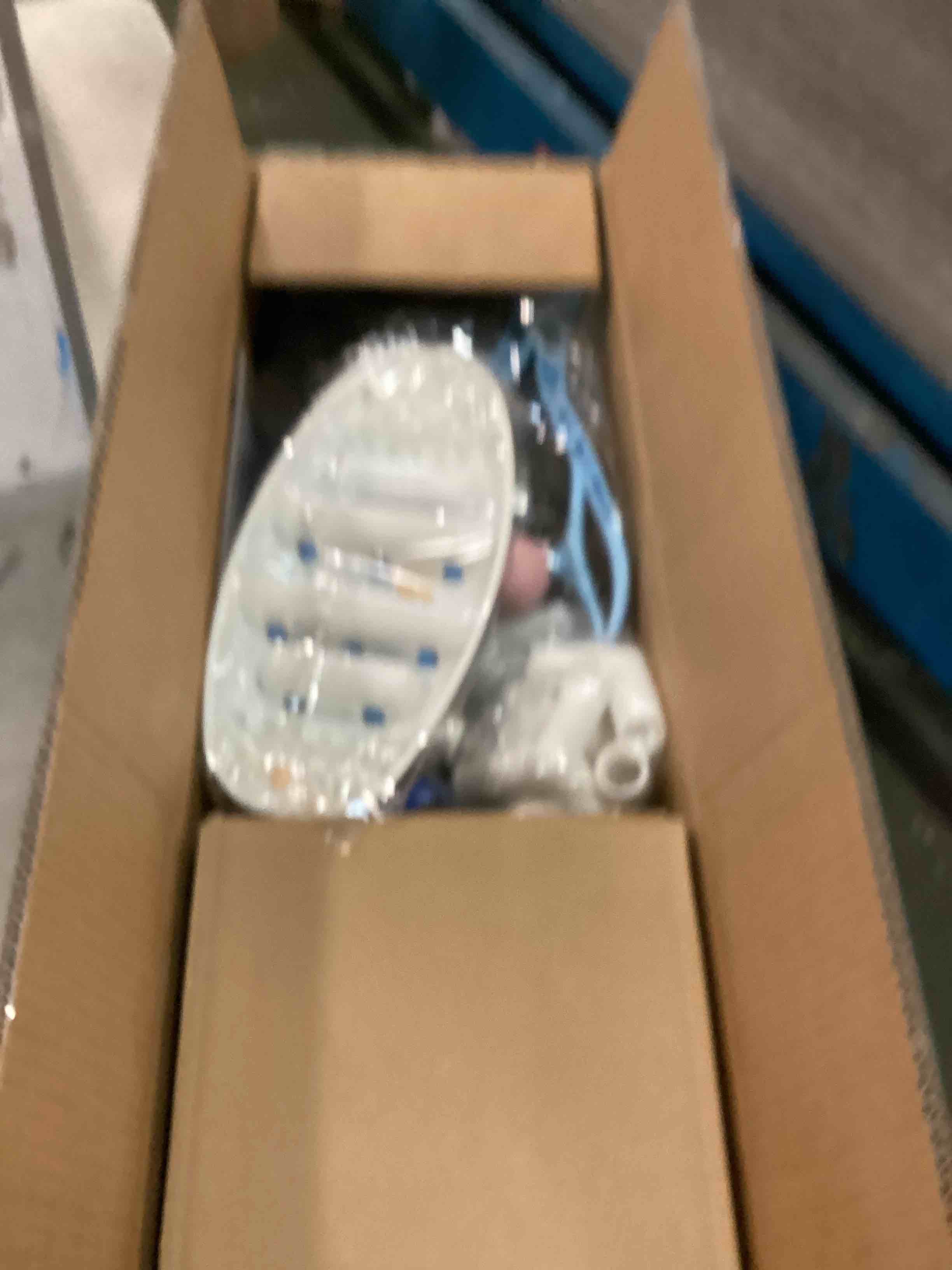 https://s3.amazonaws.com/lotting-images-prod/bidfta/GRN4259472_1743795164611.jpeg