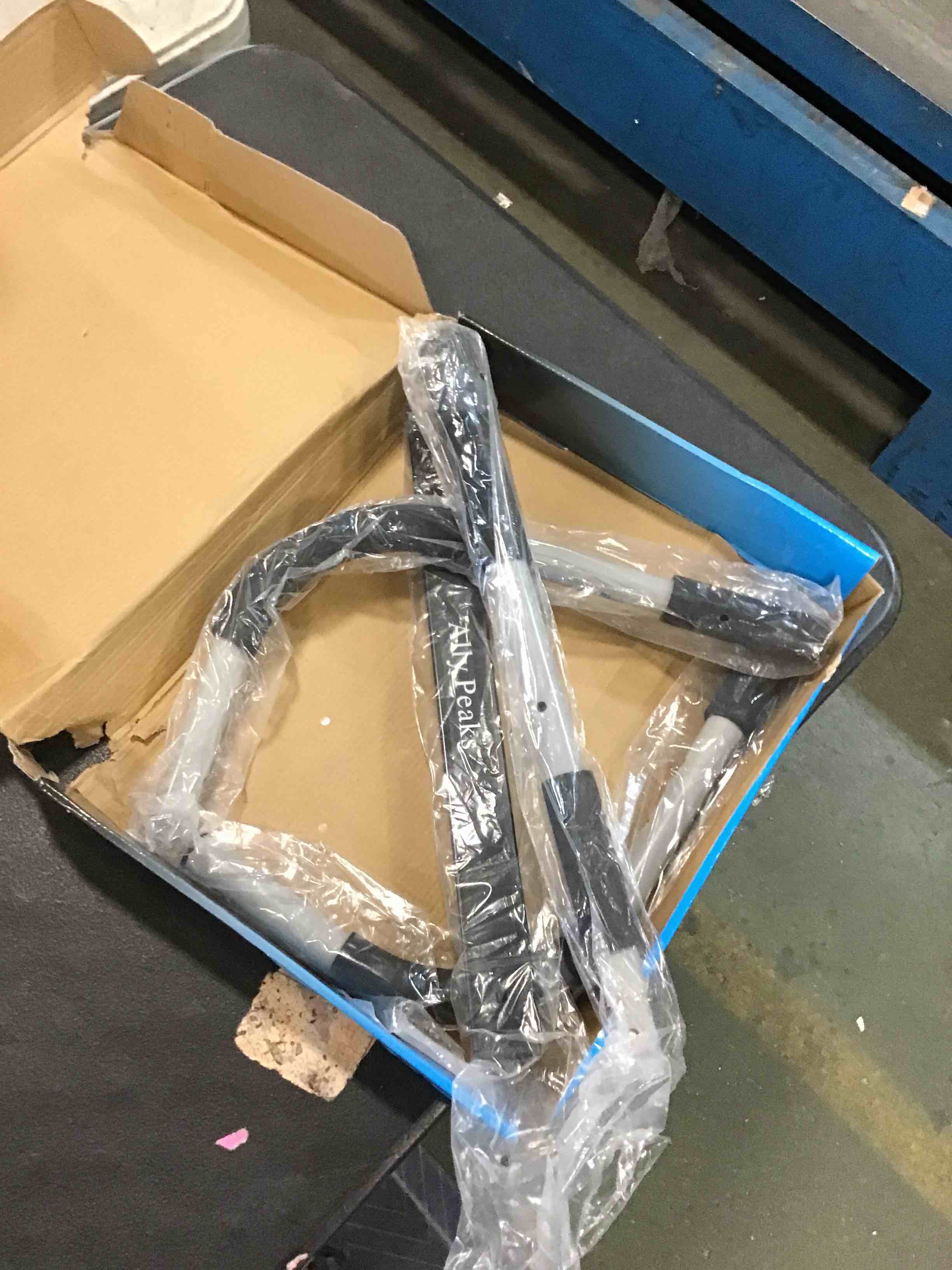 https://s3.amazonaws.com/lotting-images-prod/bidfta/GRN4259969_1744201780300.jpeg