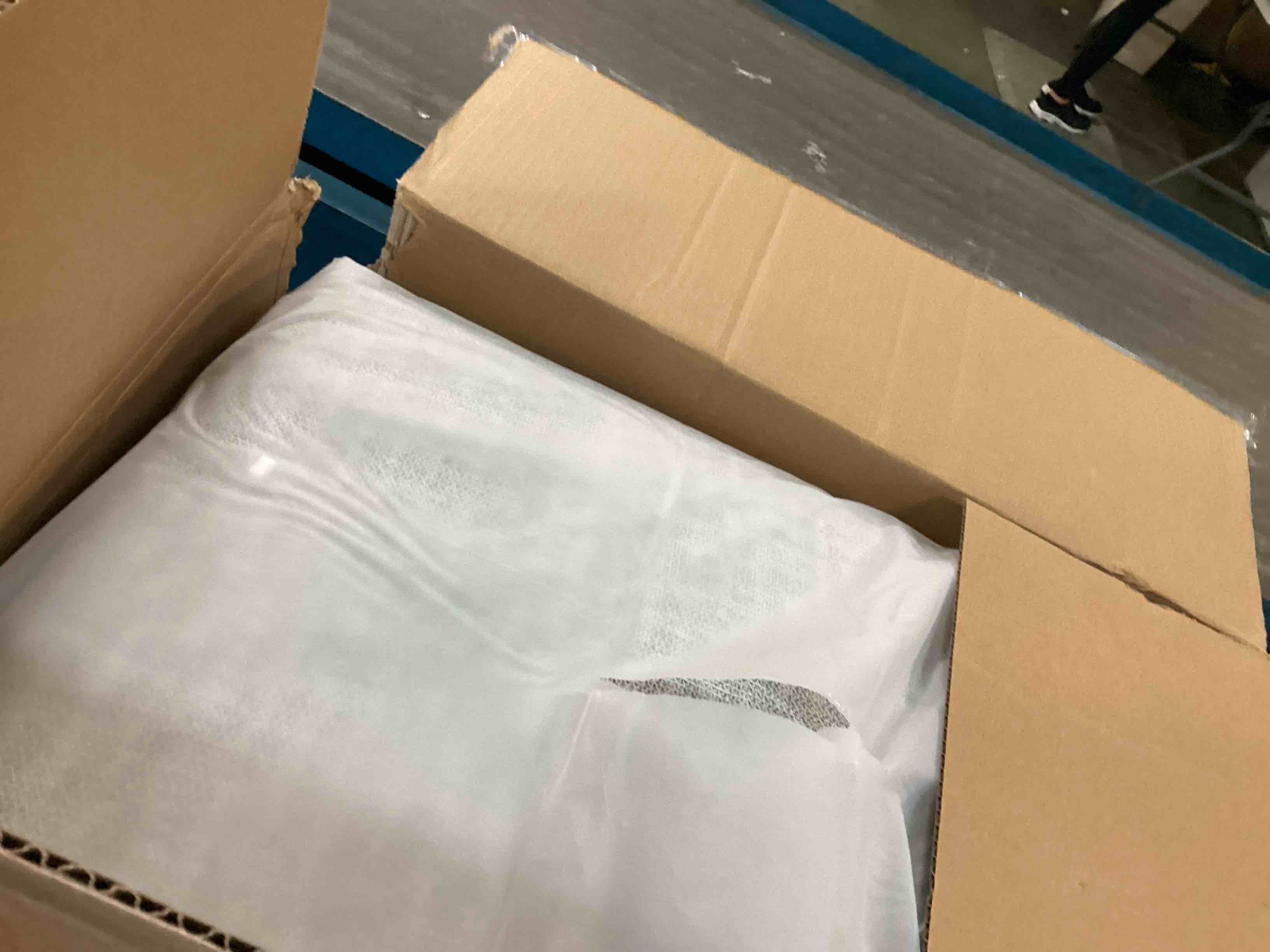 https://s3.amazonaws.com/lotting-images-prod/bidfta/GRN4261630_1750941672999.jpeg