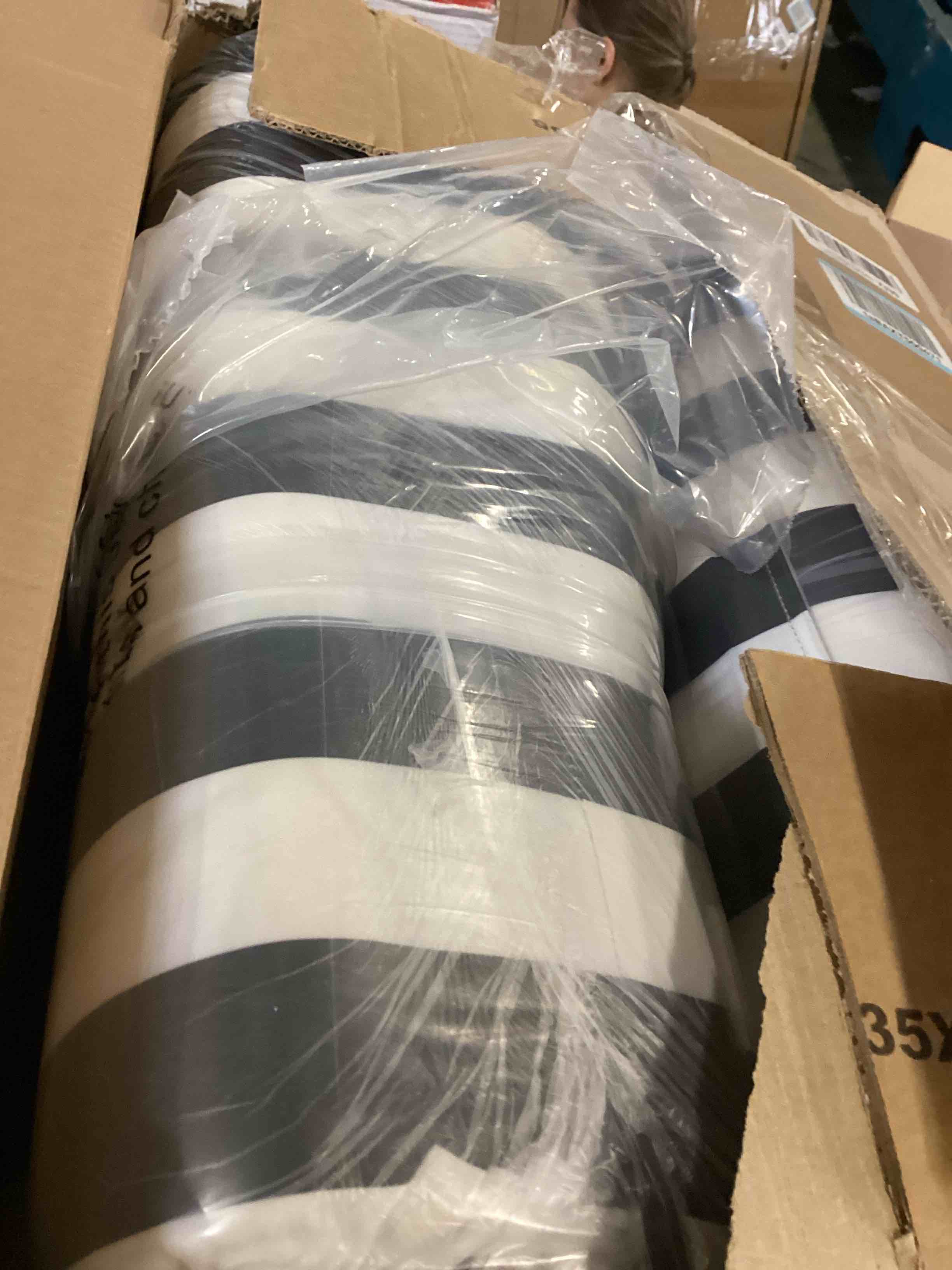 https://s3.amazonaws.com/lotting-images-prod/bidfta/GRN4262373_1744904136449.jpeg