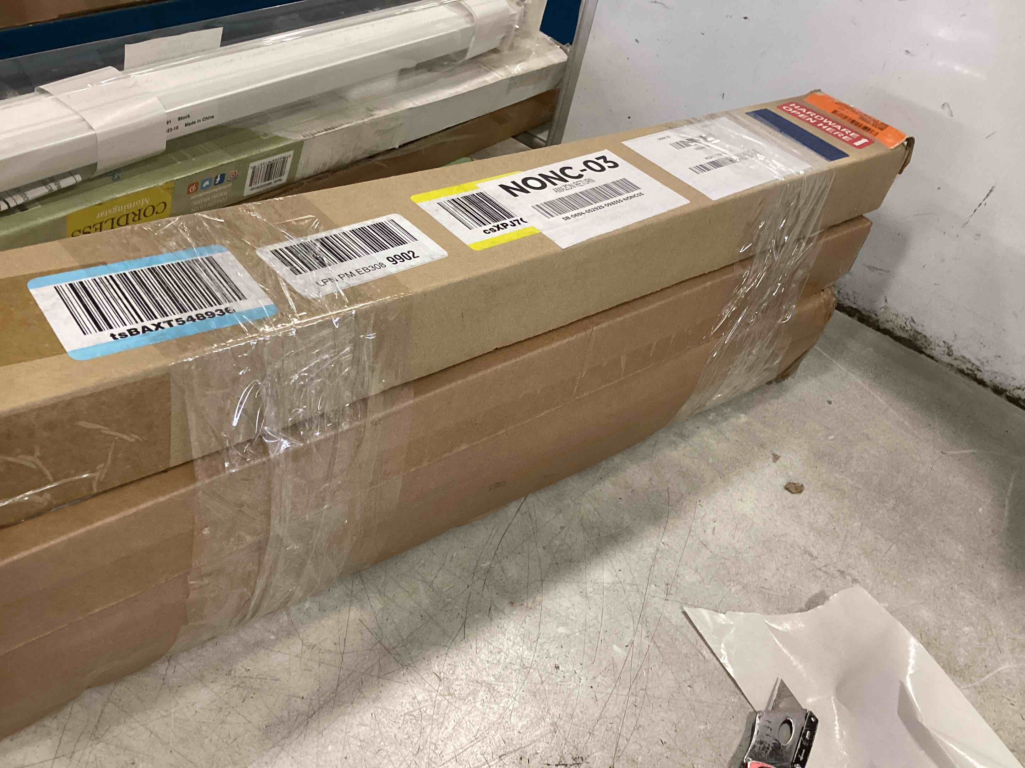 https://s3.amazonaws.com/lotting-images-prod/bidfta/GRN4263079_1749923201544.jpeg