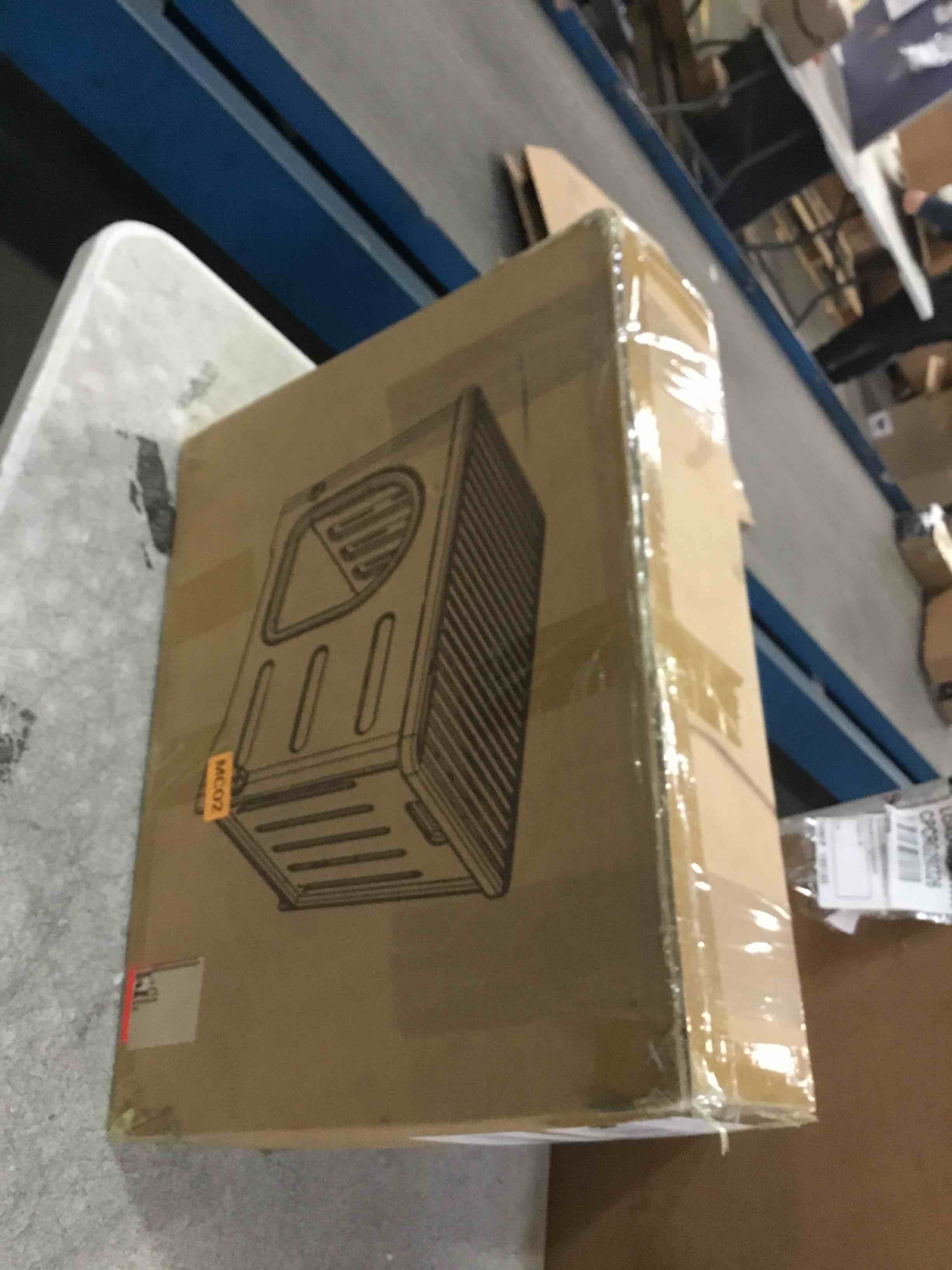 https://s3.amazonaws.com/lotting-images-prod/bidfta/GRN4265013_1738770836873.jpeg