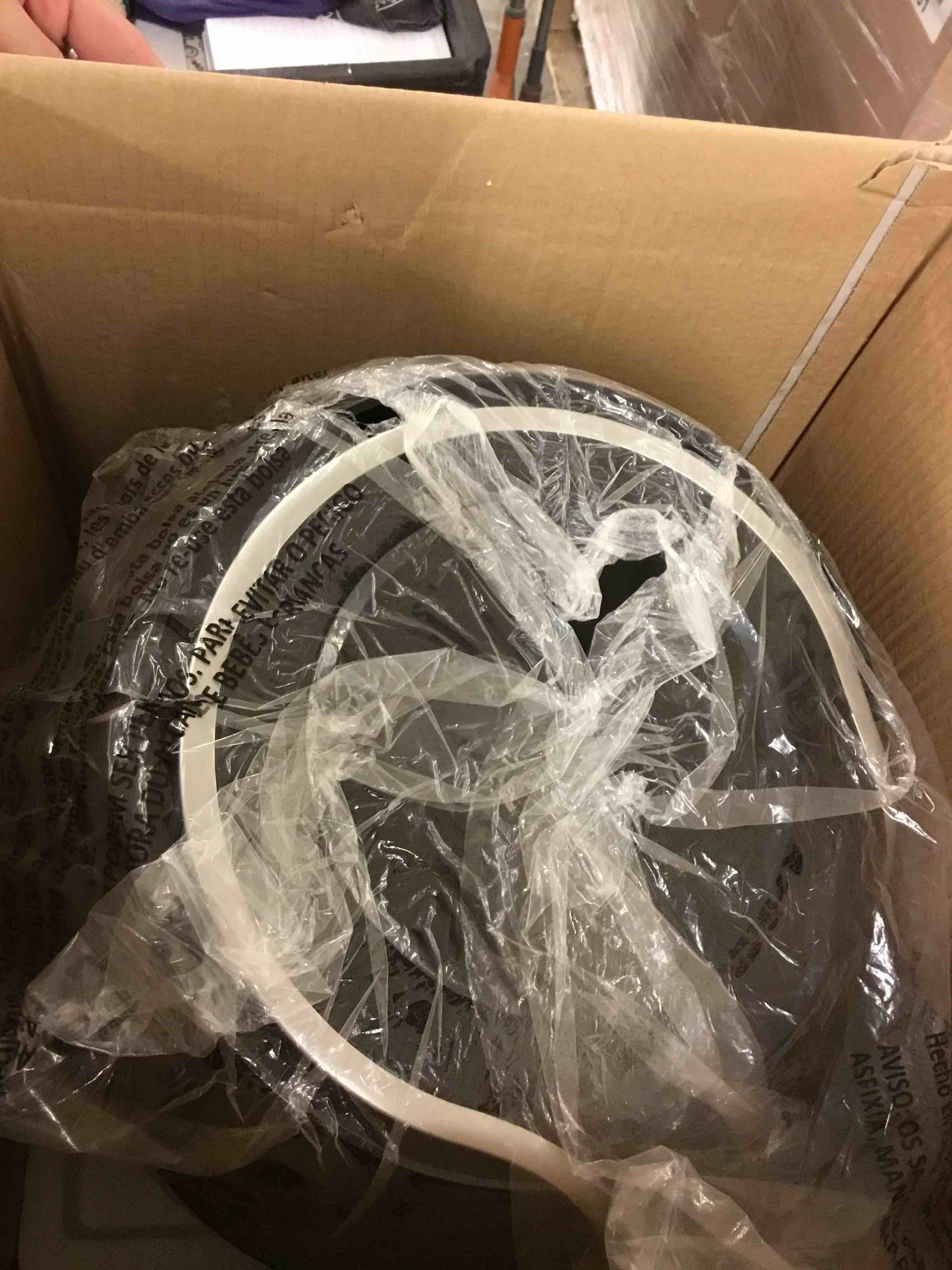 https://s3.amazonaws.com/lotting-images-prod/bidfta/GRN4453073_1685717178624.jpeg